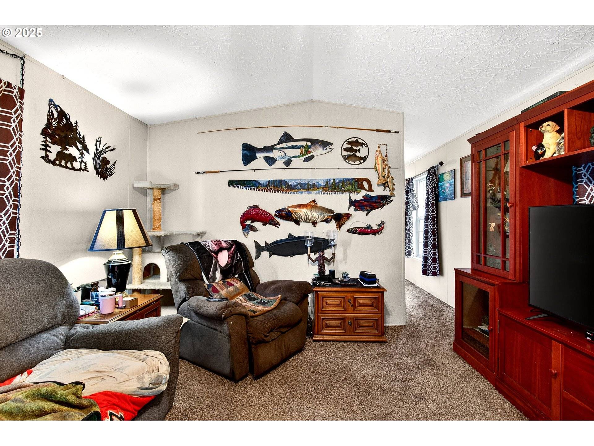 Tillamook, OR 97141,4050 TILLAMOOK RIVER RD