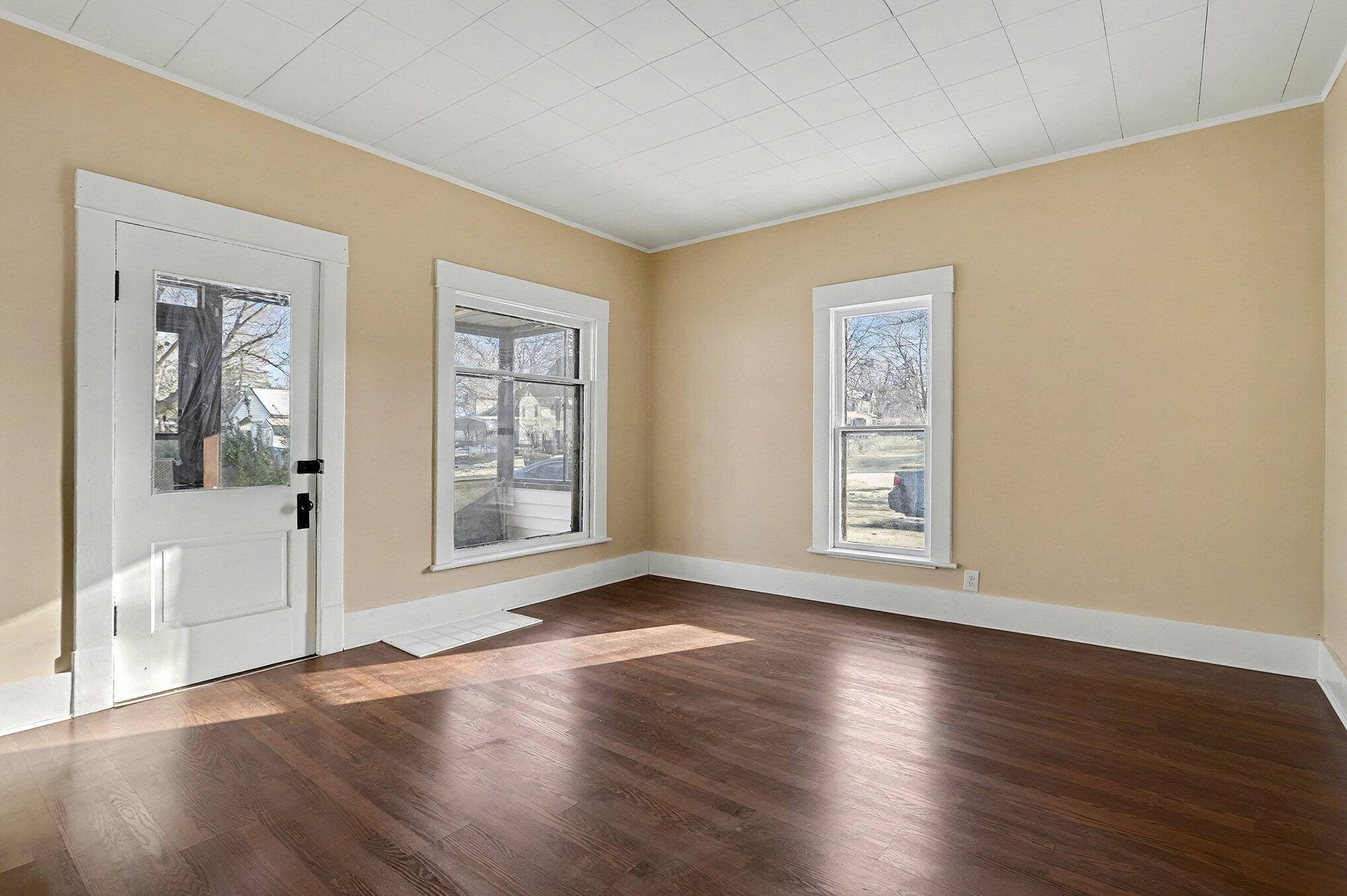 Watervliet, MI 49098,127 N Pleasant ST