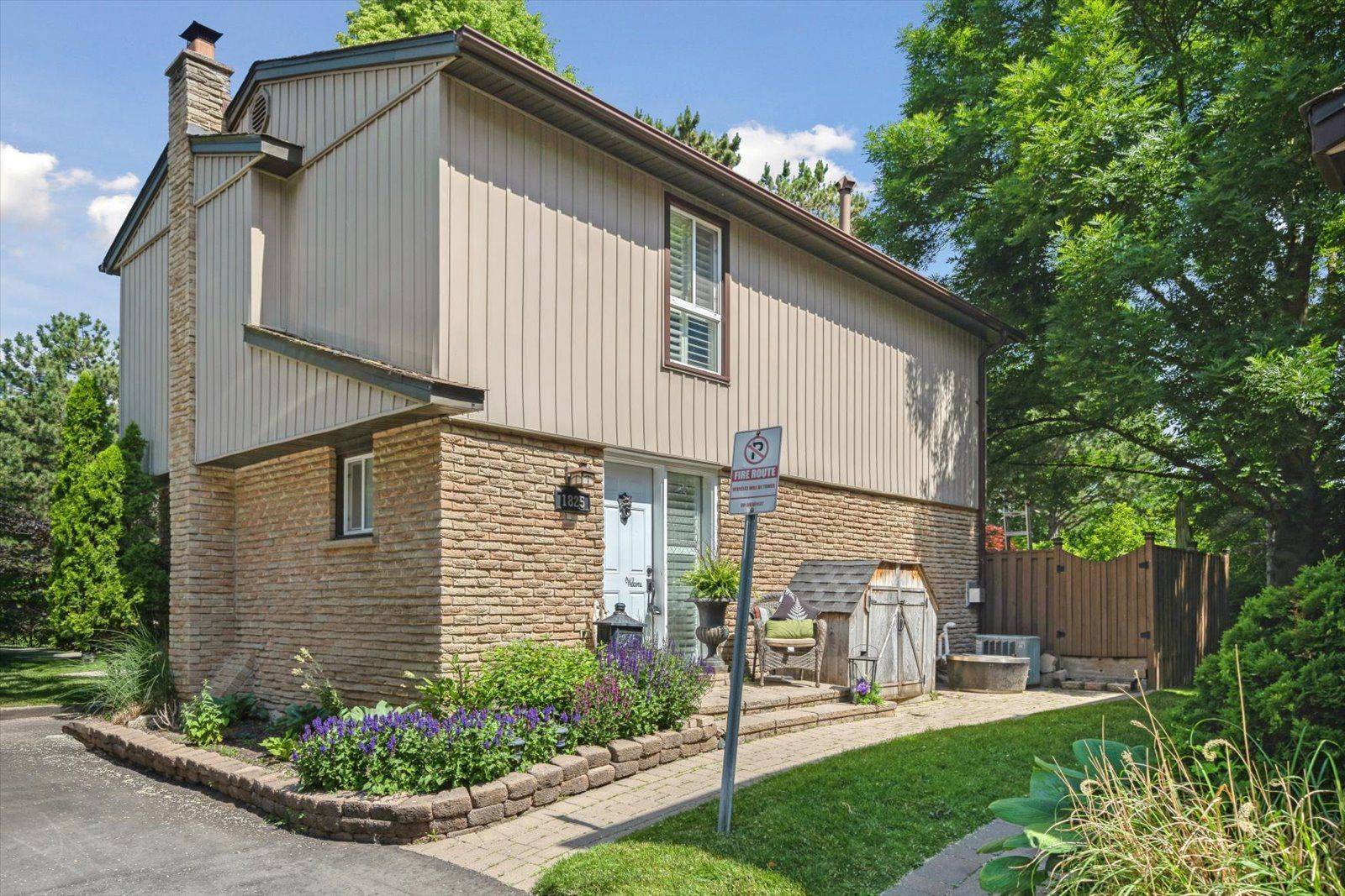 Mississauga, ON L5N 0A7,1825 Hyde Mill CRES