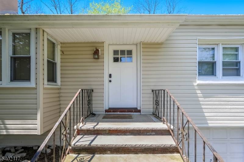 Montville Twp., NJ 07082,6 Waughaw Rd