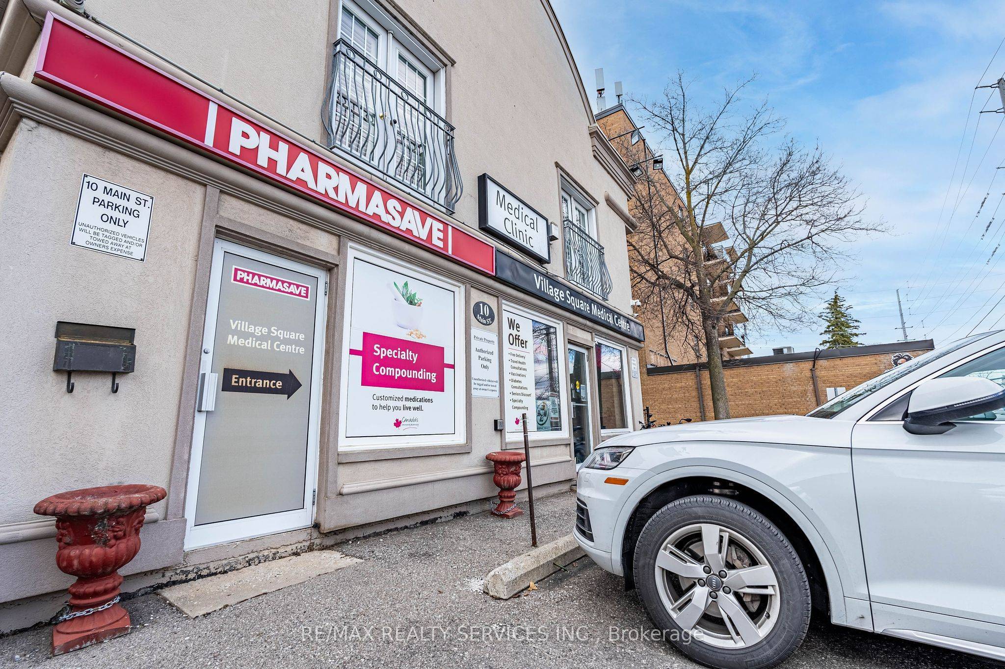 Mississauga, ON L5M 1X3,10 Main ST