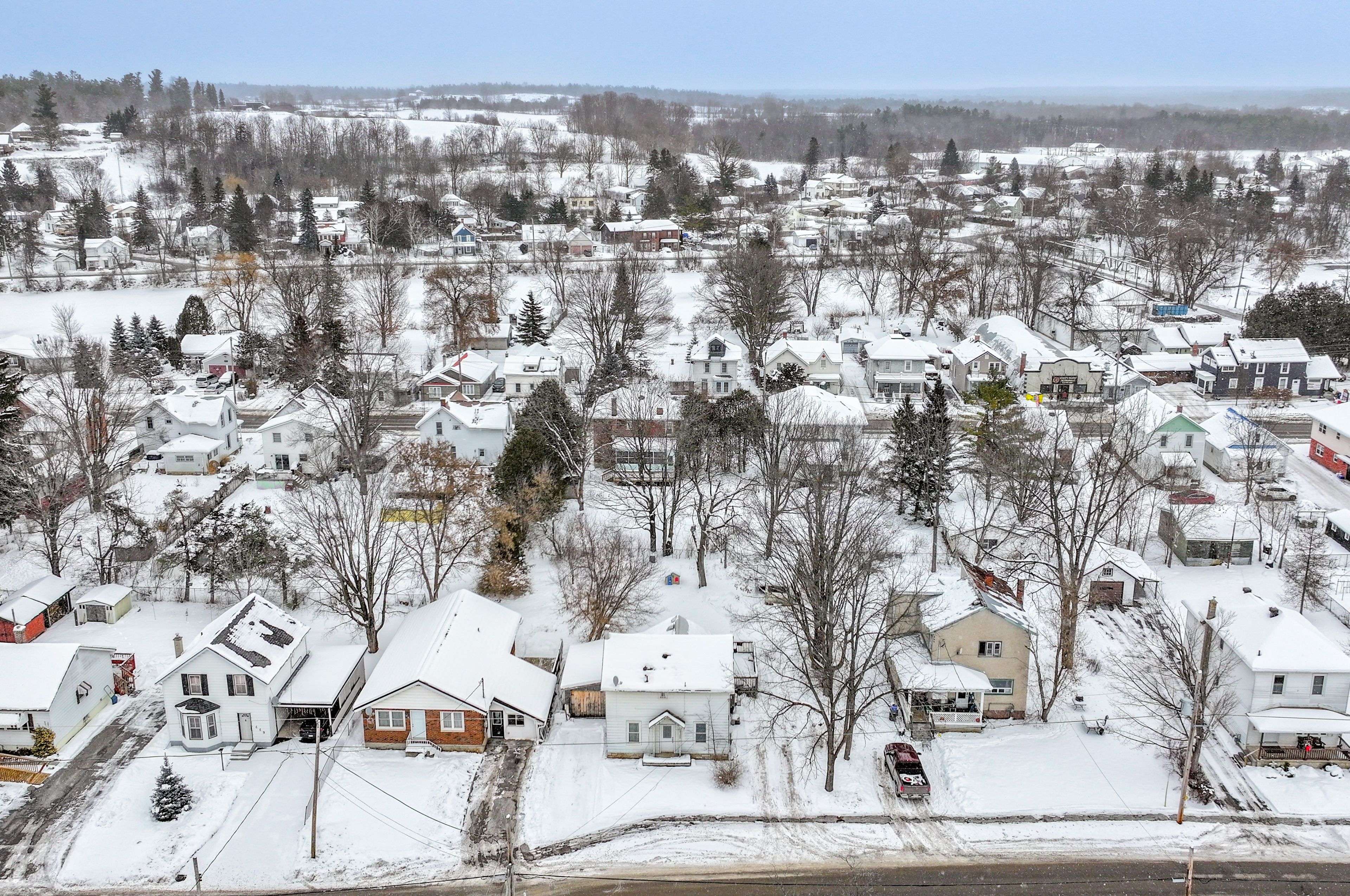 Tweed, ON K0K 3J0,439 Metcalf ST