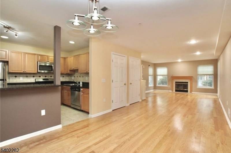 Piscataway Twp., NJ 08854,116 Chariot Ct