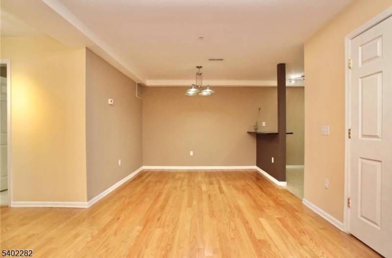 Piscataway Twp., NJ 08854,116 Chariot Ct