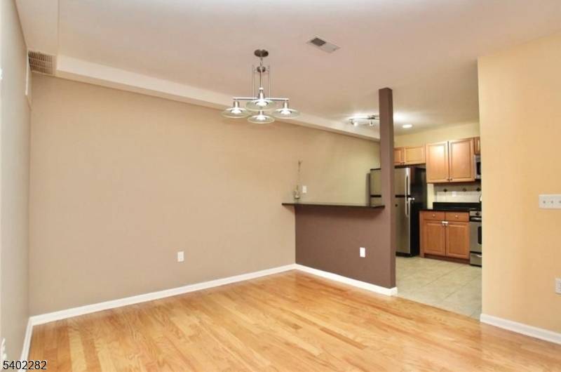 Piscataway Twp., NJ 08854,116 Chariot Ct