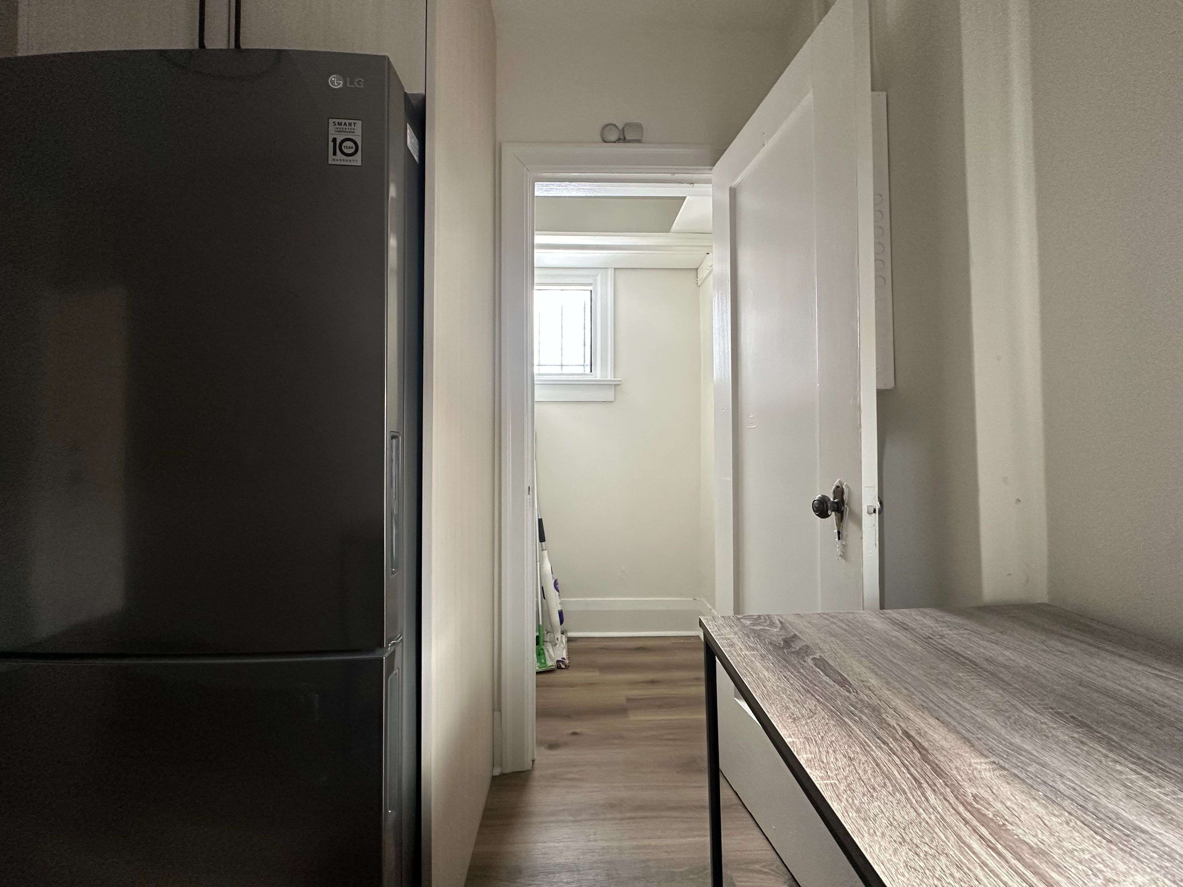 Toronto C11, ON M4G 3C1,1641 Bayview AVE #Unit 2