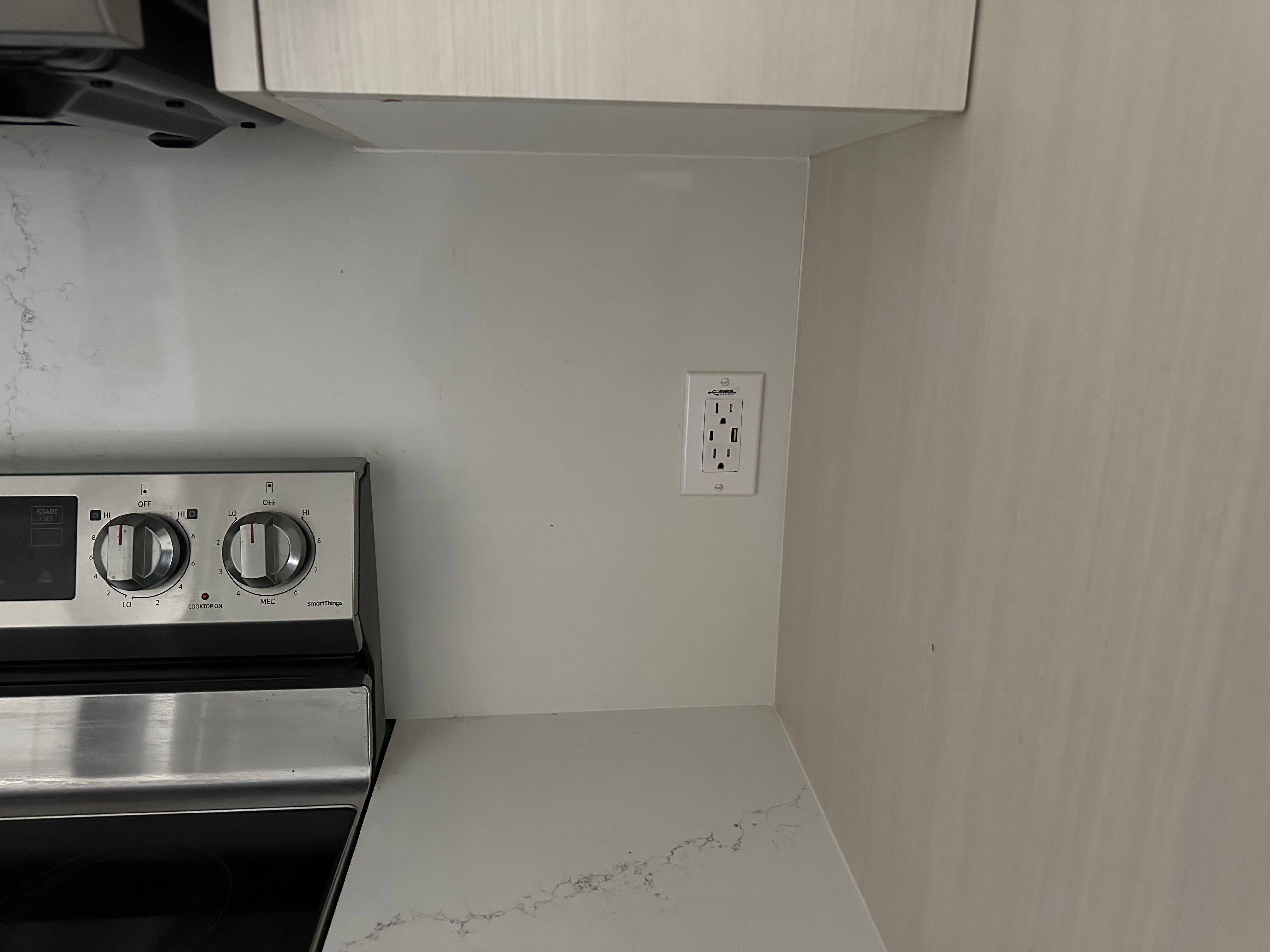 Toronto C11, ON M4G 3C1,1641 Bayview AVE #Unit 2