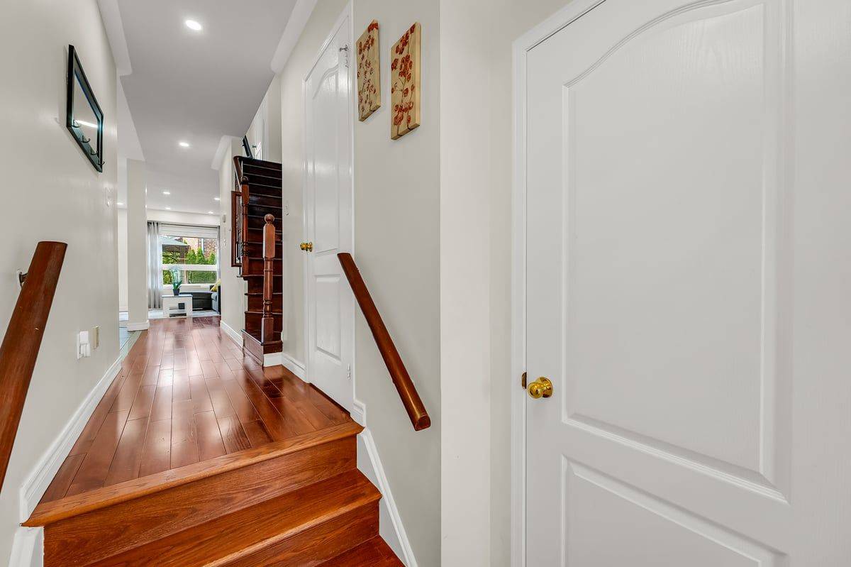 Ajax, ON L1T 4X3,48 Unsworth CRES