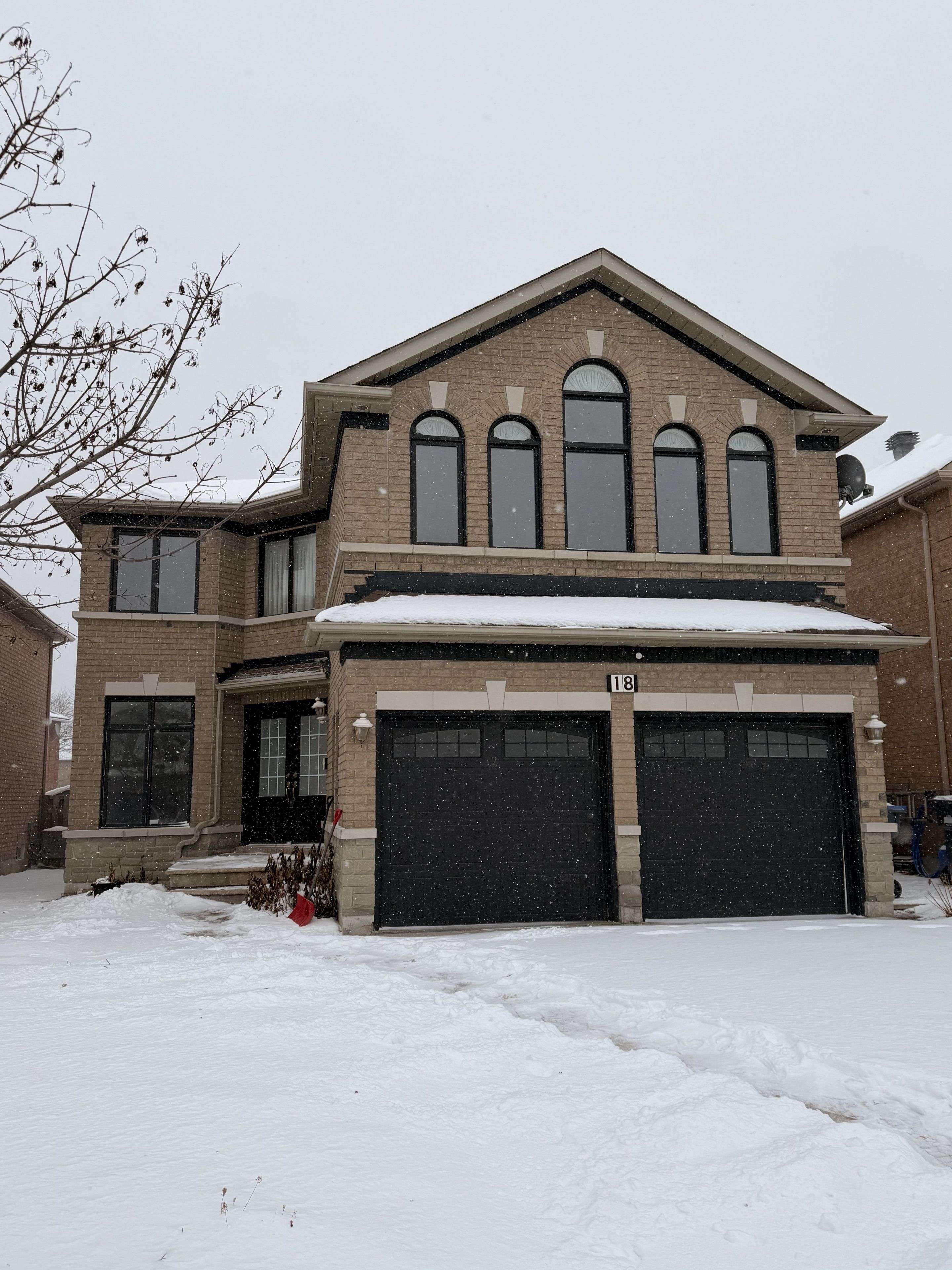 Brampton, ON L6Z 4T7,18 Highwood RD