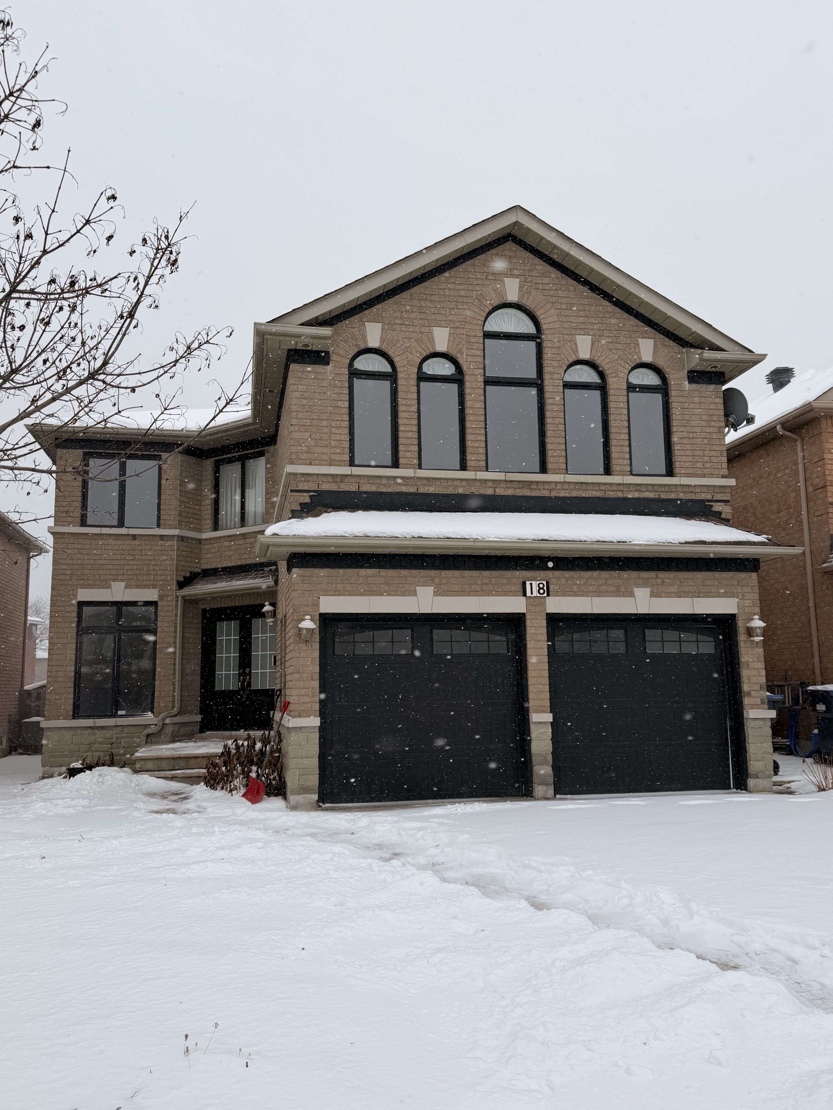 Brampton, ON L6Z 4T7,18 Highwood RD