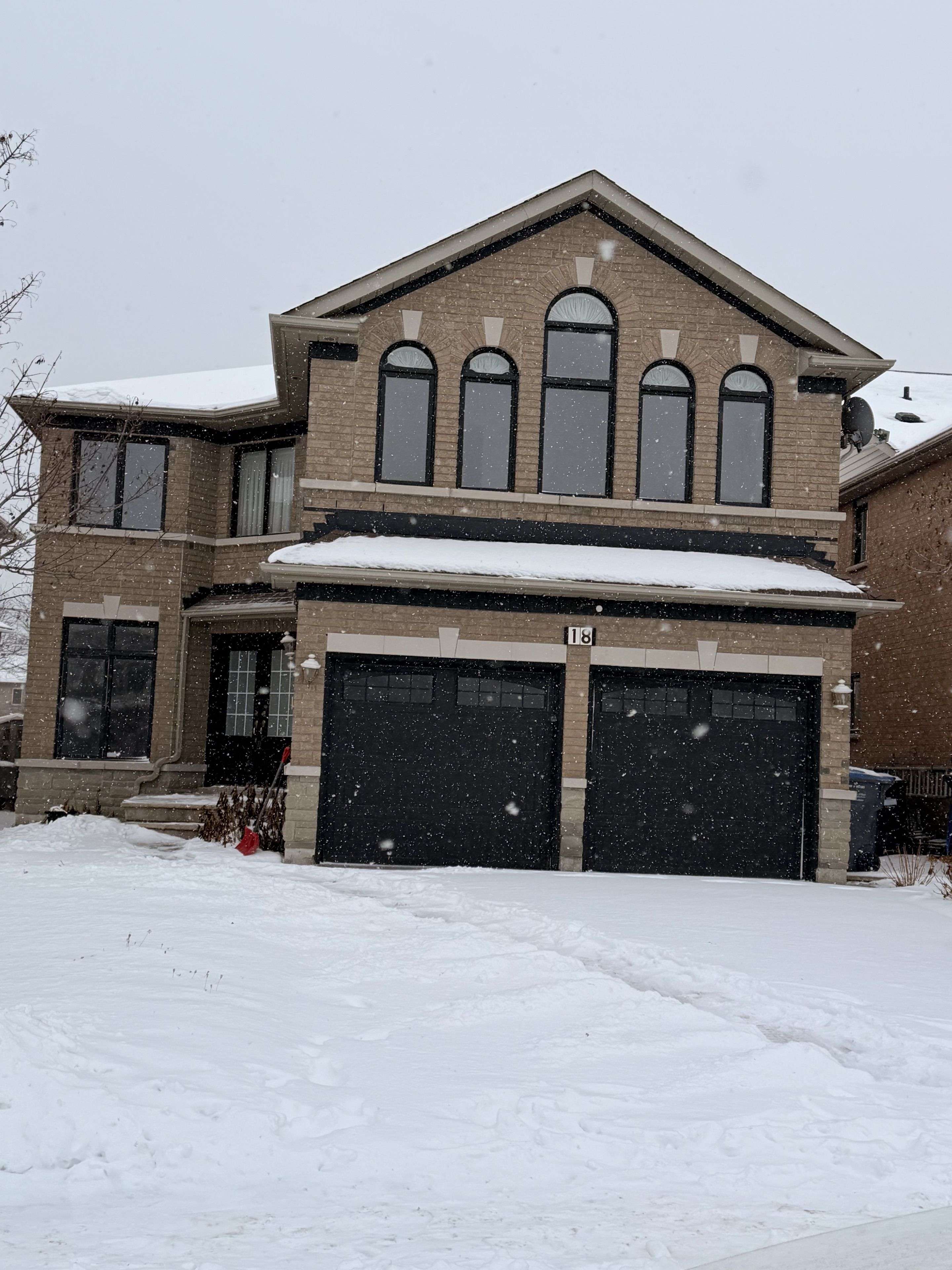 Brampton, ON L6Z 4T7,18 Highwood RD