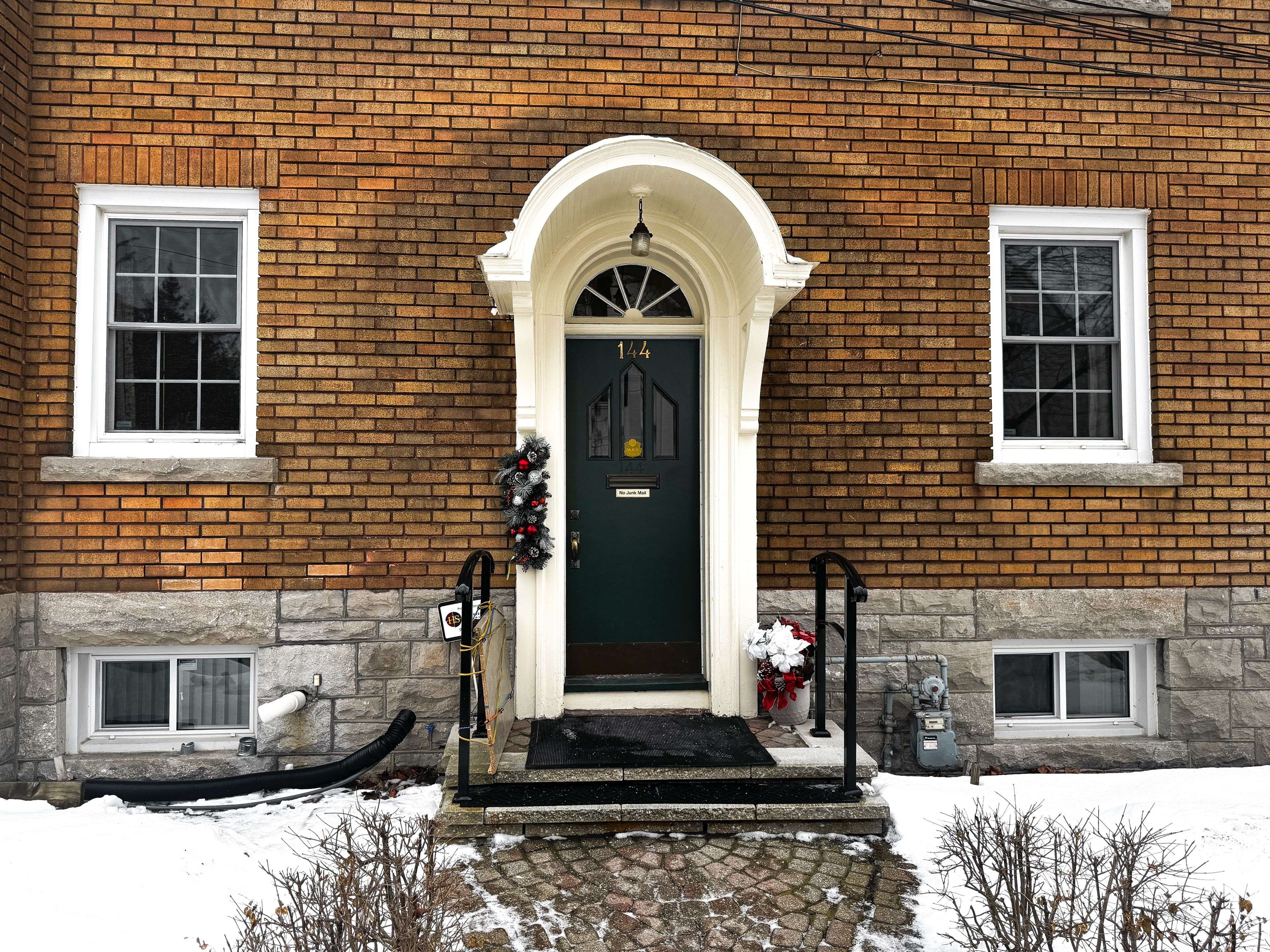New Edinburgh - Lindenlea, ON K1M 2B6,144 Keefer ST #3