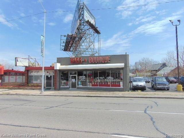 Detroit, MI 48205,15390 GRATIOT AVE
