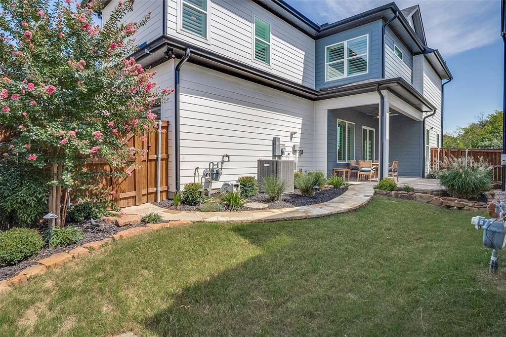 Fort Worth, TX 76111,2216 Scenic Bluff Drive