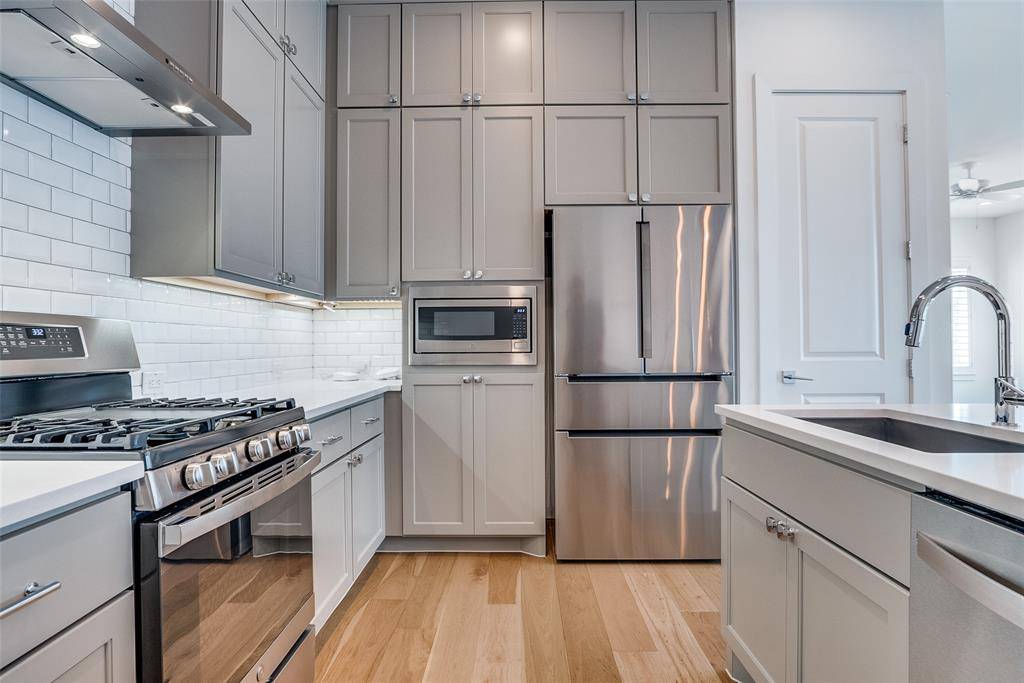 Fort Worth, TX 76111,2216 Scenic Bluff Drive