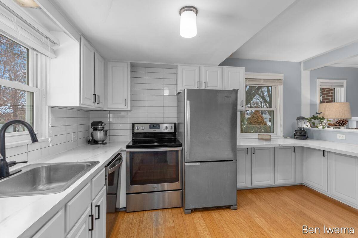 Holland, MI 49423,105 E 31st ST