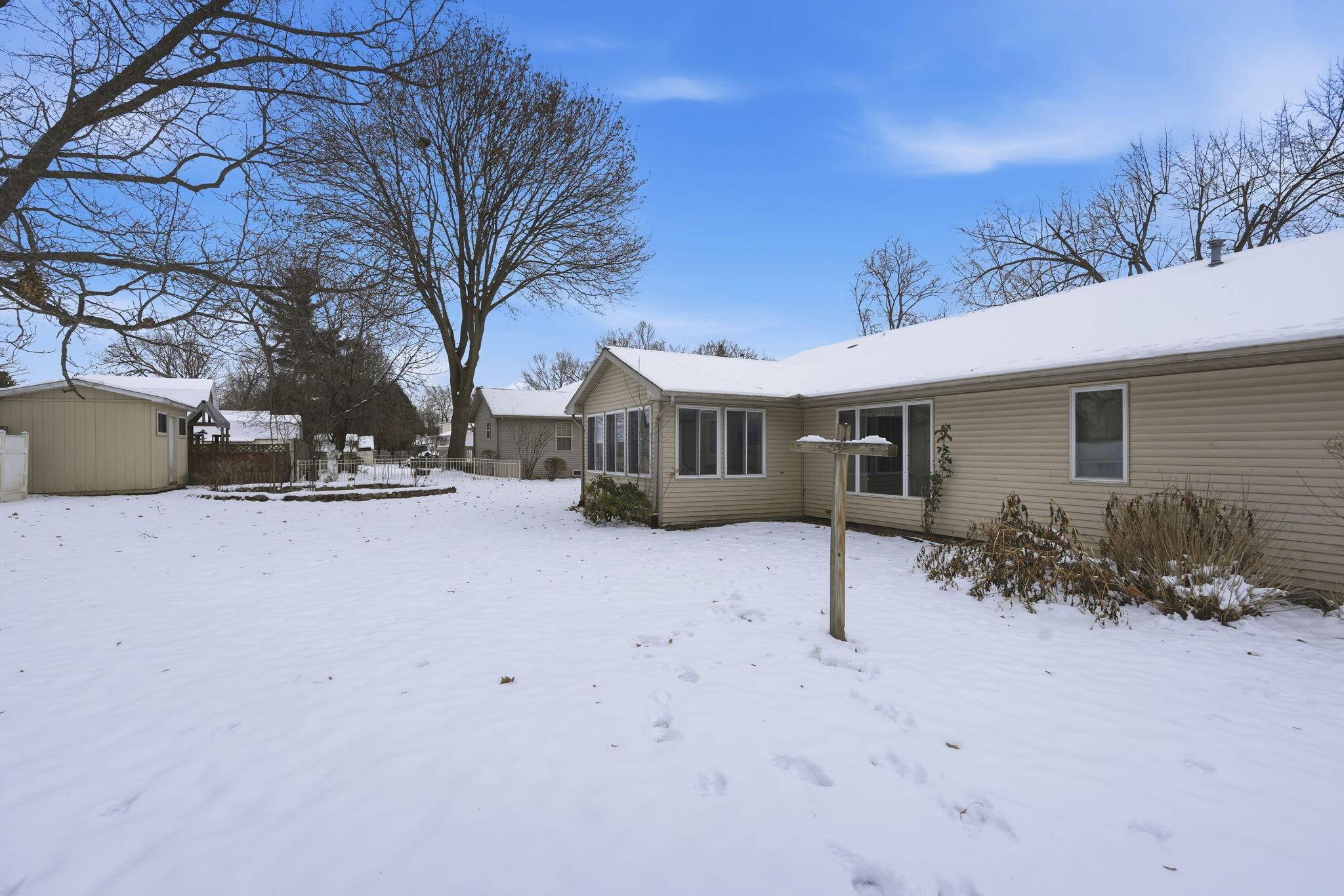 Owosso, MI 48867,1102 N Ball ST