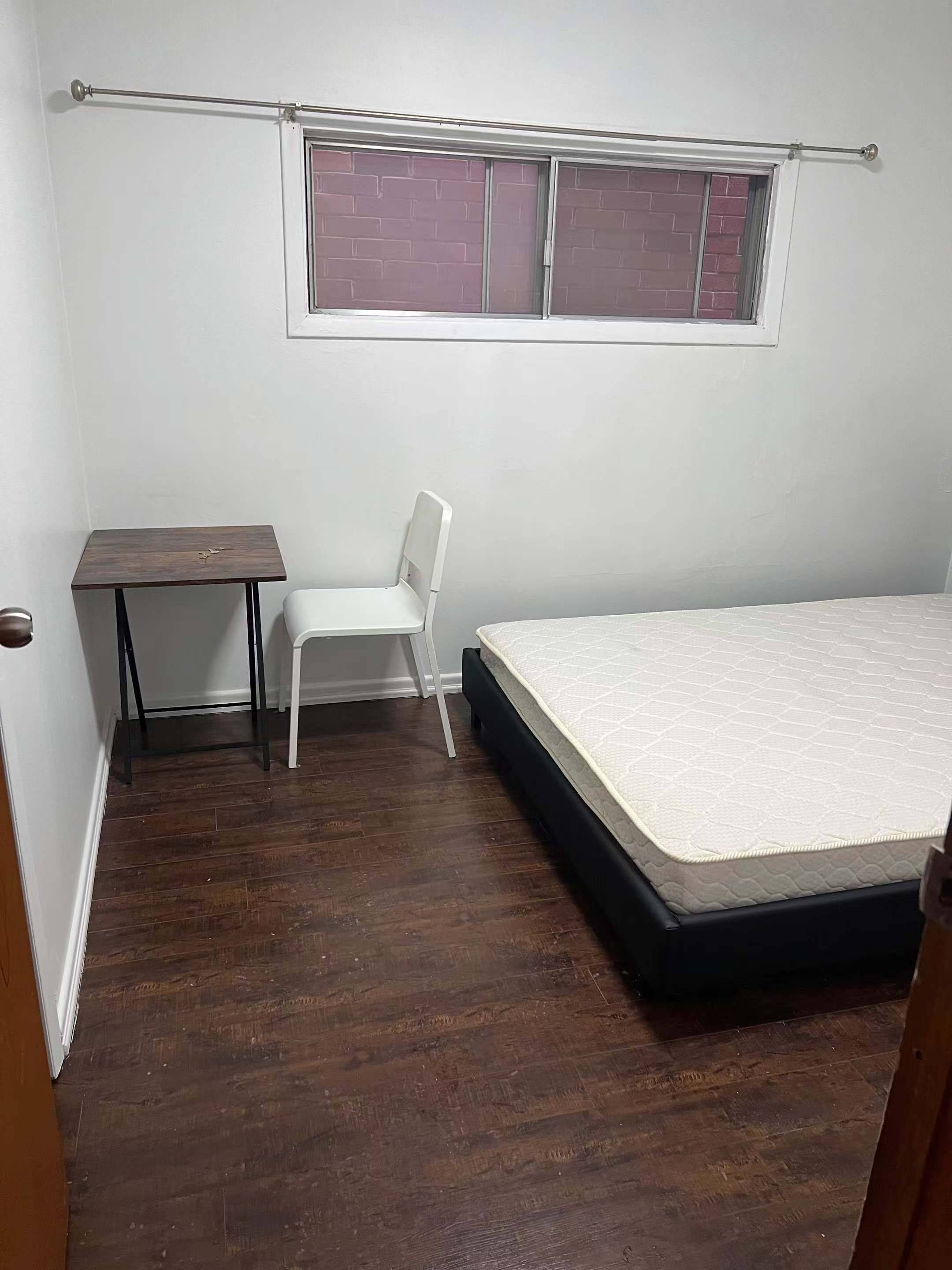 Toronto C01, ON M6J 2G4,137 Markham ST