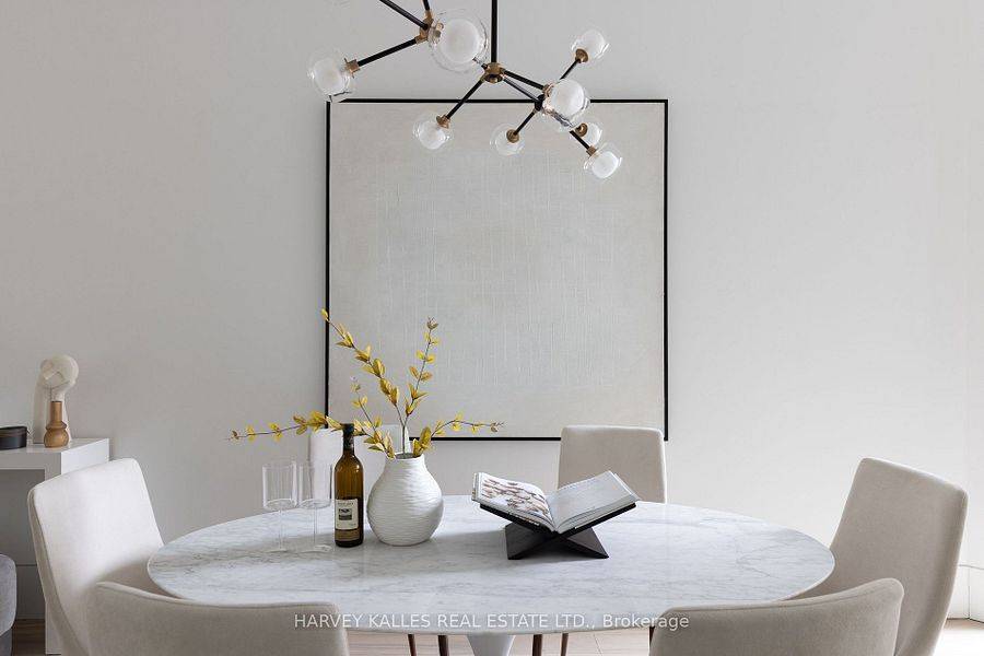 Toronto C01, ON M6J 2A4,140 Harrison ST