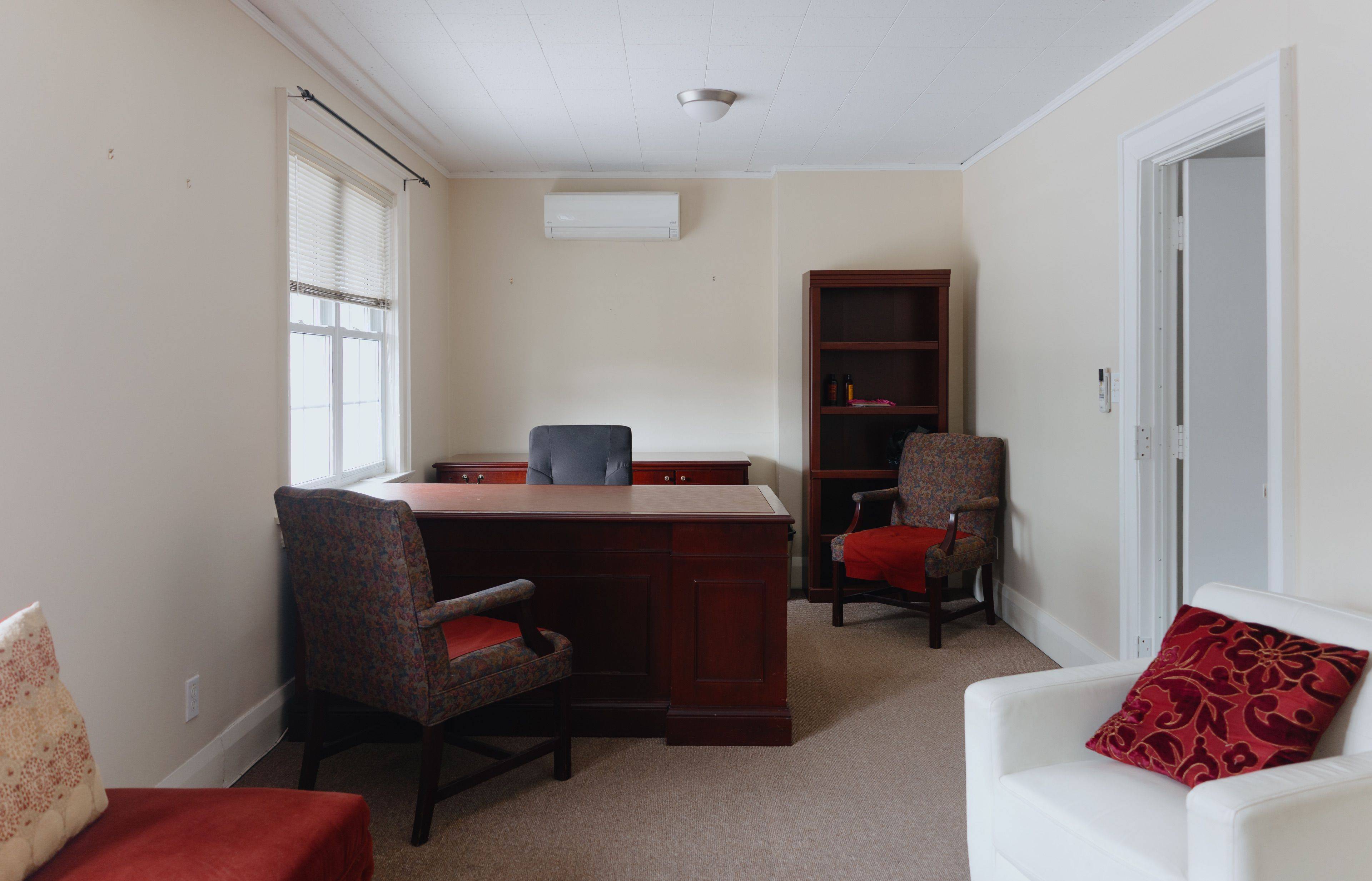 Toronto C11, ON M4G 3A6,1395 Bayview AVE #201