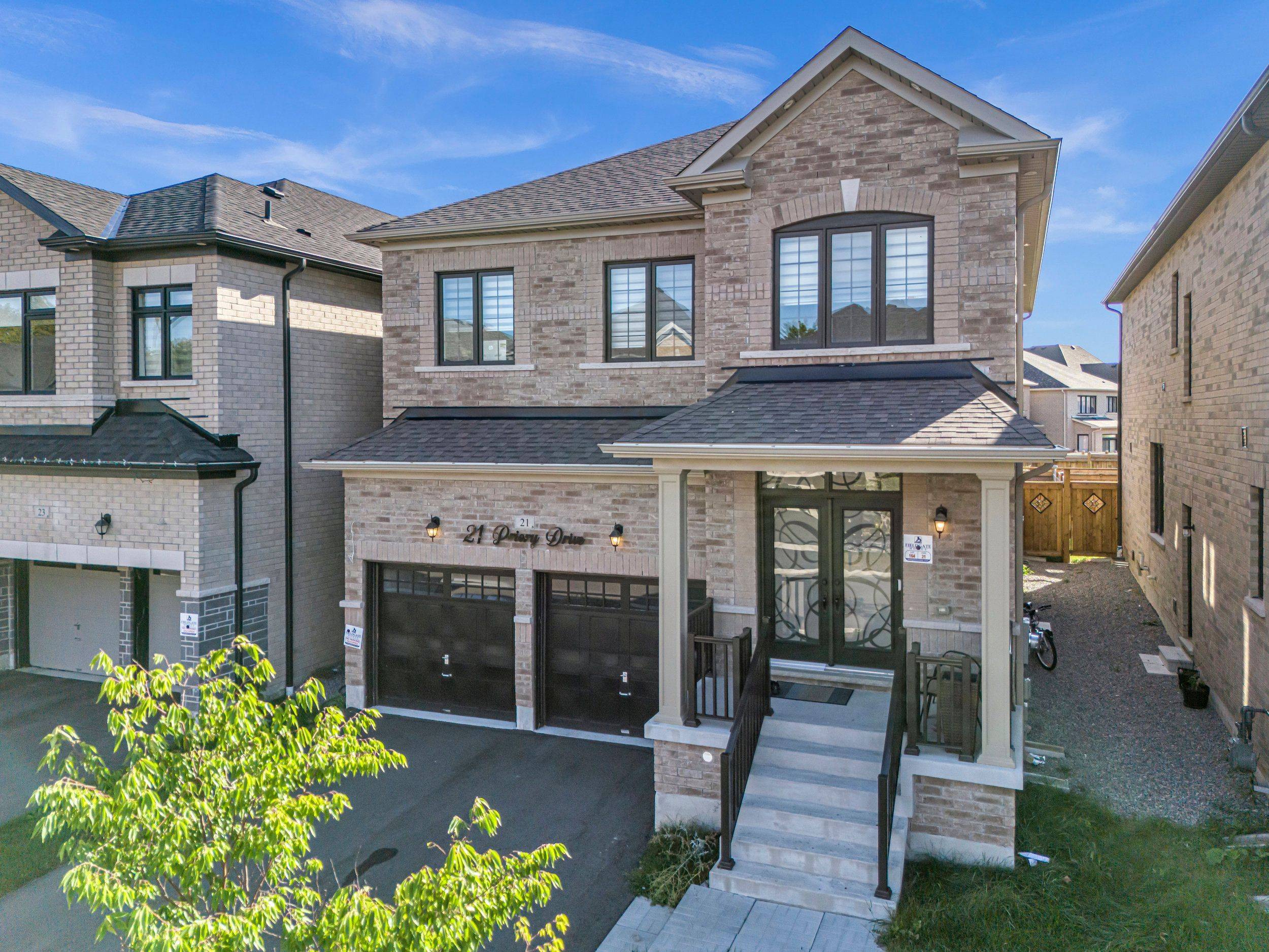 Whitby, ON L1P 0K9,21 Priory DR