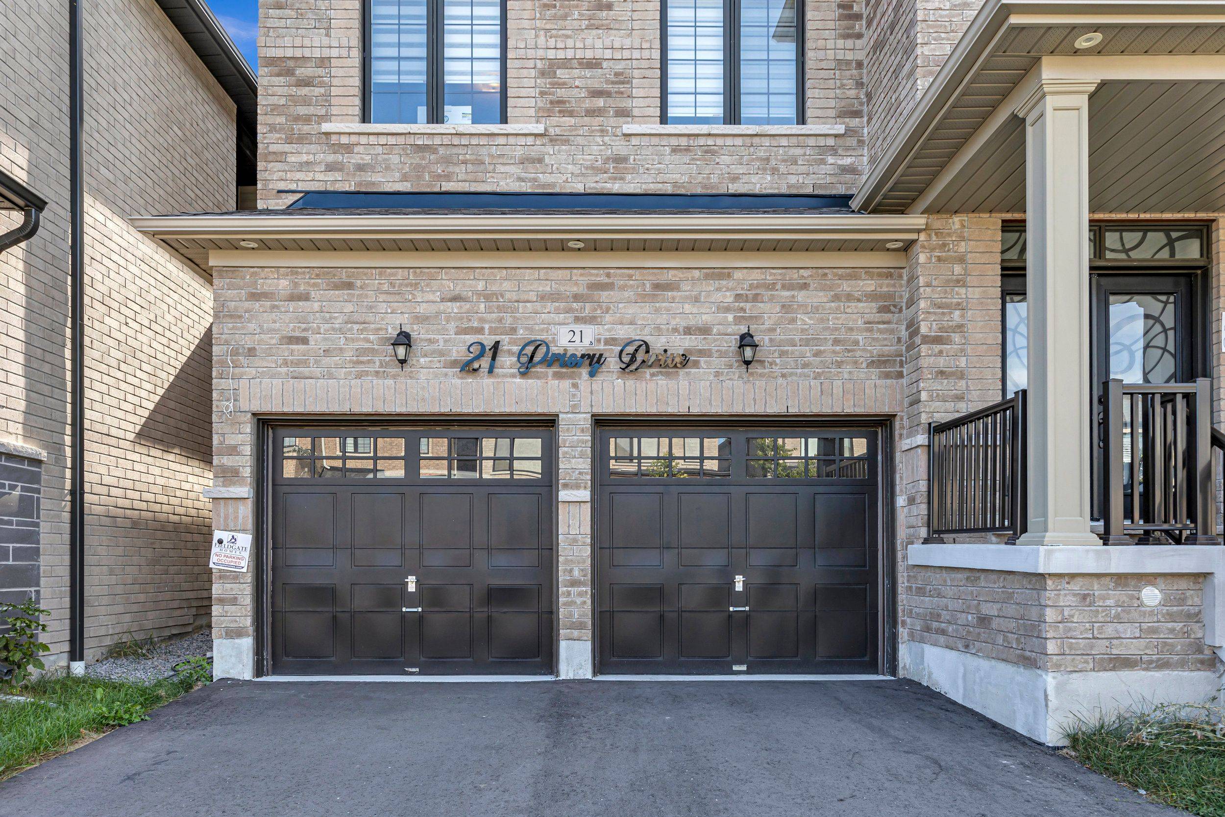 Whitby, ON L1P 0K9,21 Priory DR