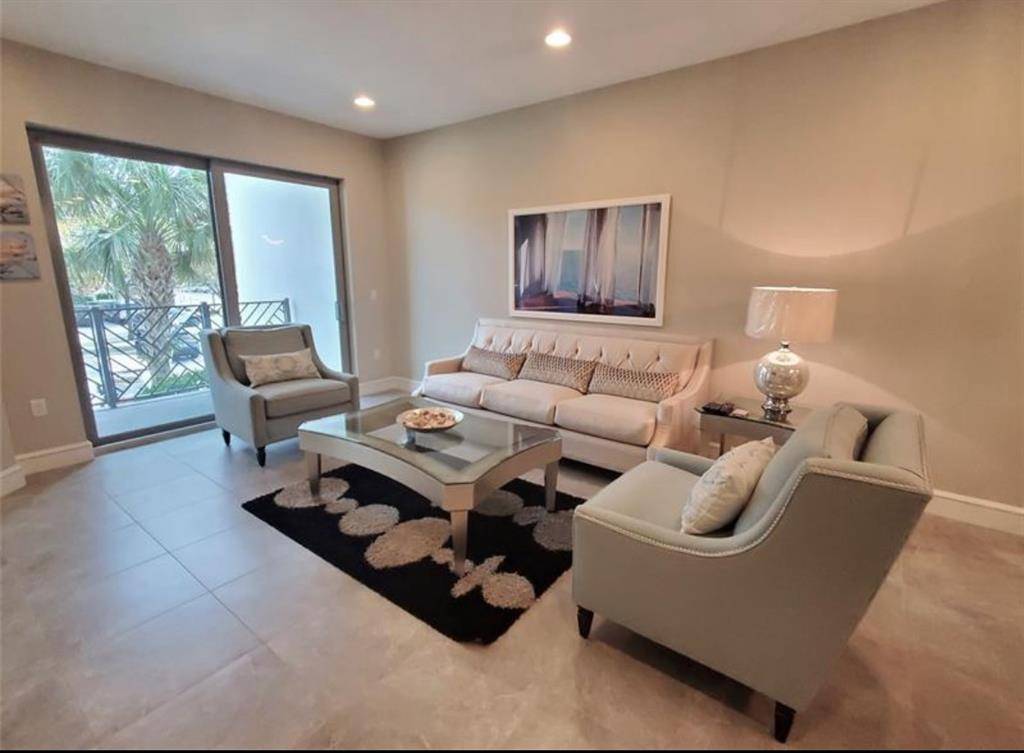 Lauderdale By The Sea, FL 33308,4511 El Mar Dr #202