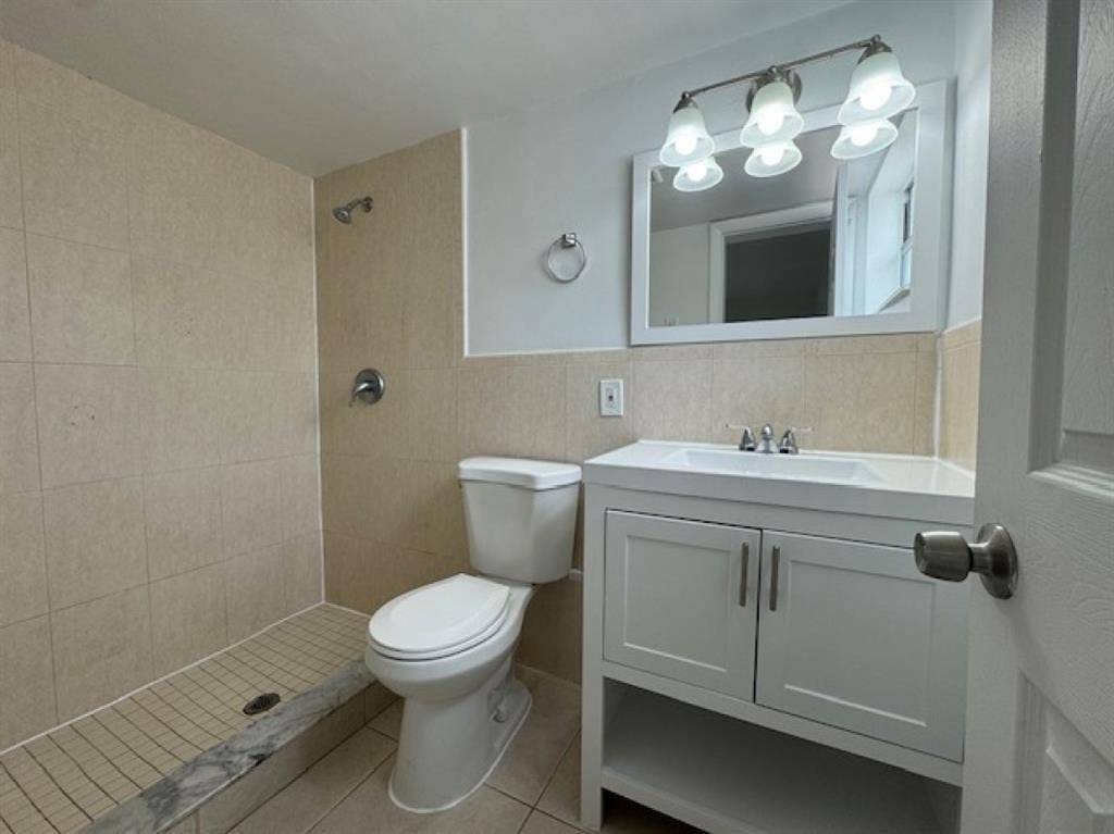 Hollywood, FL 33021,3601 Van Buren St #9