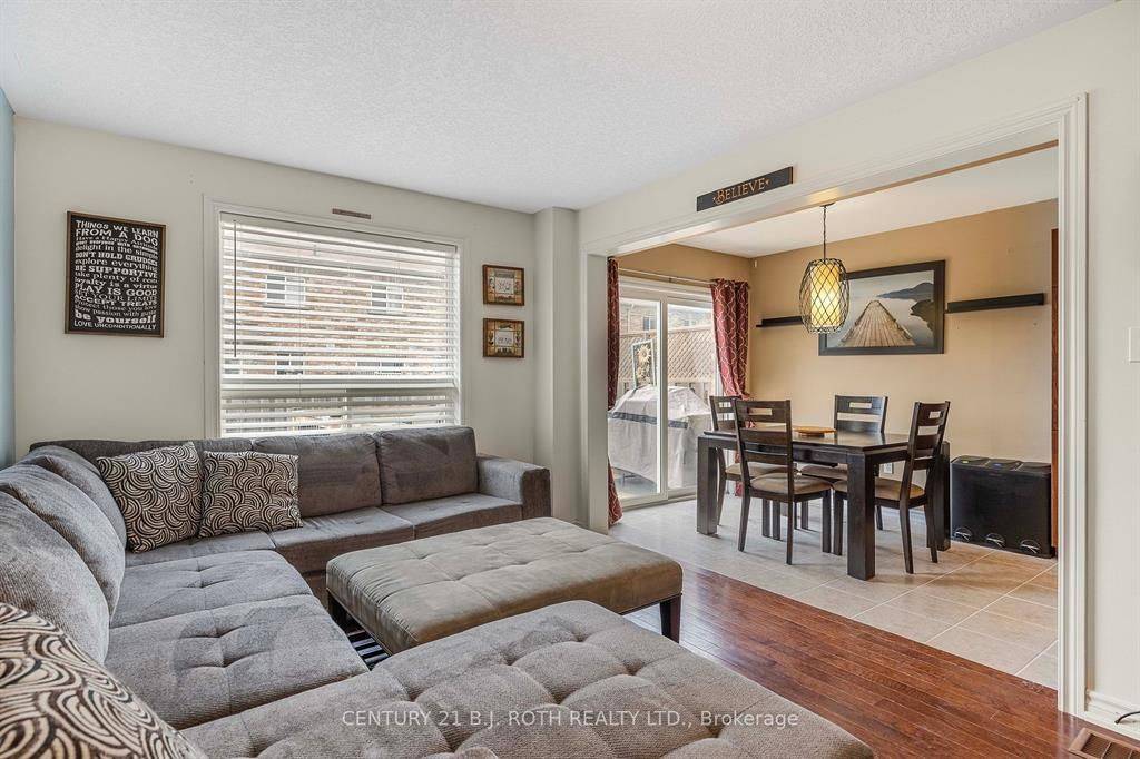 Barrie, ON L4N 9P8,24 Southwoods CRES #88