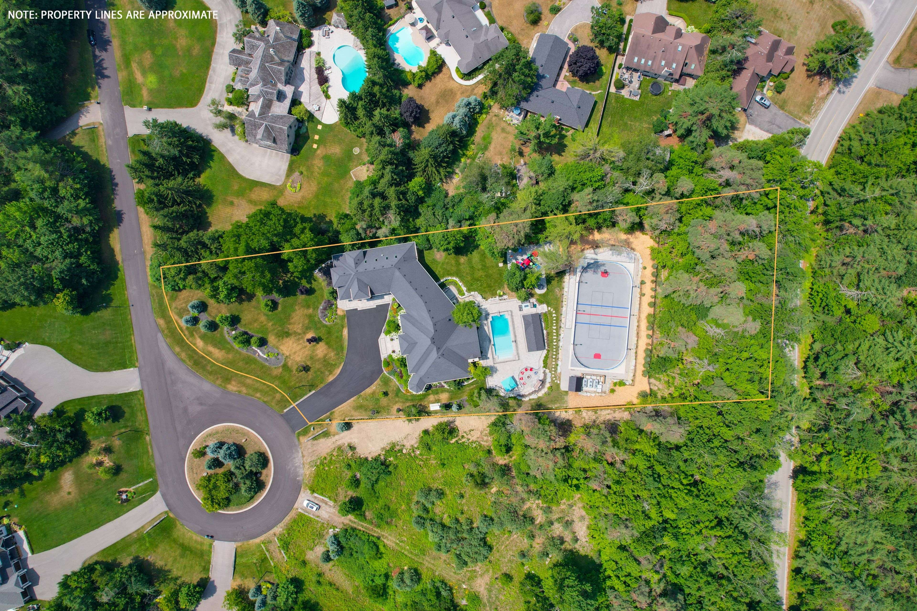 Springwater, ON L9X 0P3,8 Midves CT