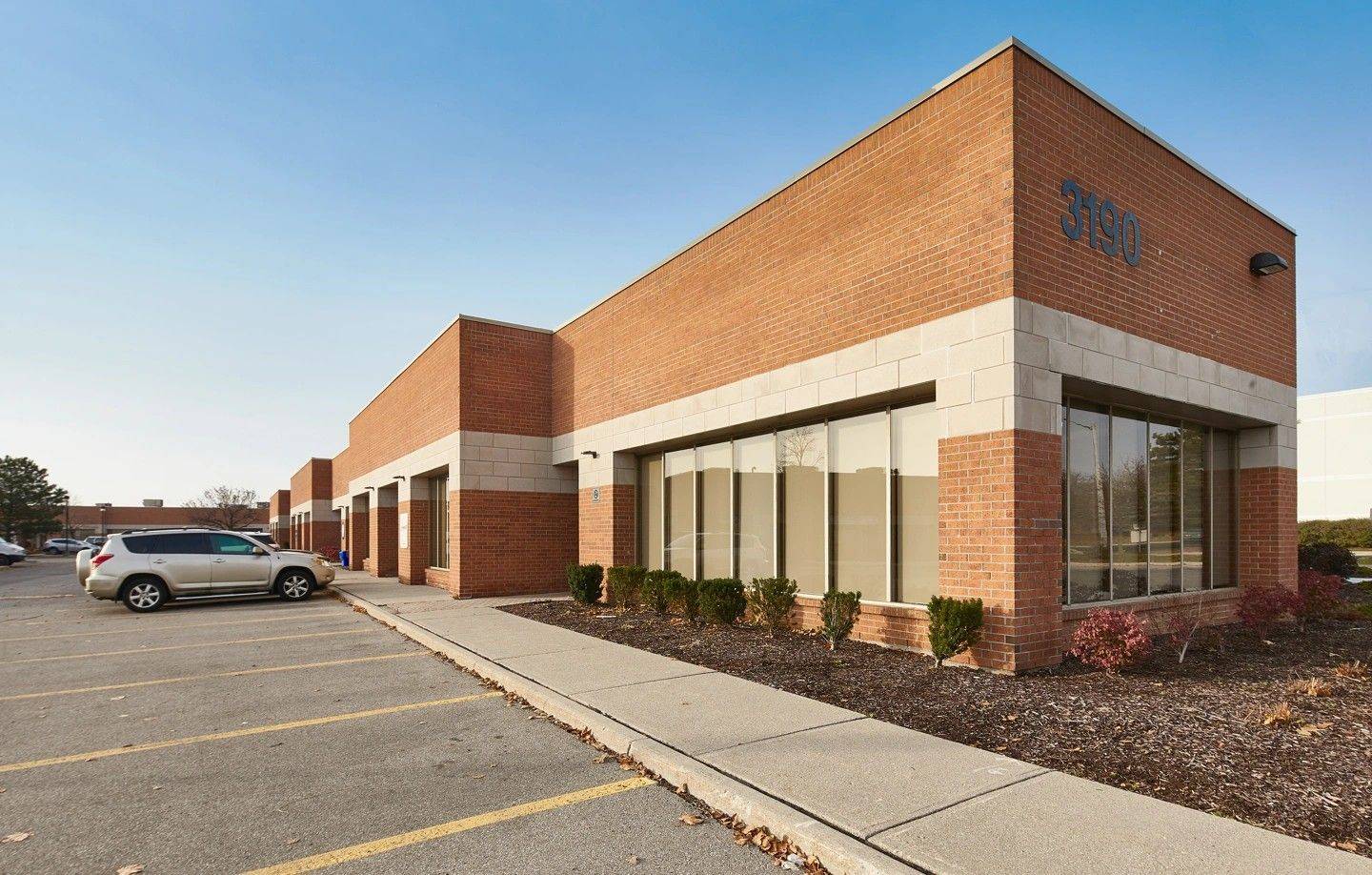 Mississauga, ON L5L 5S8,3190 Ridgeway DR #12