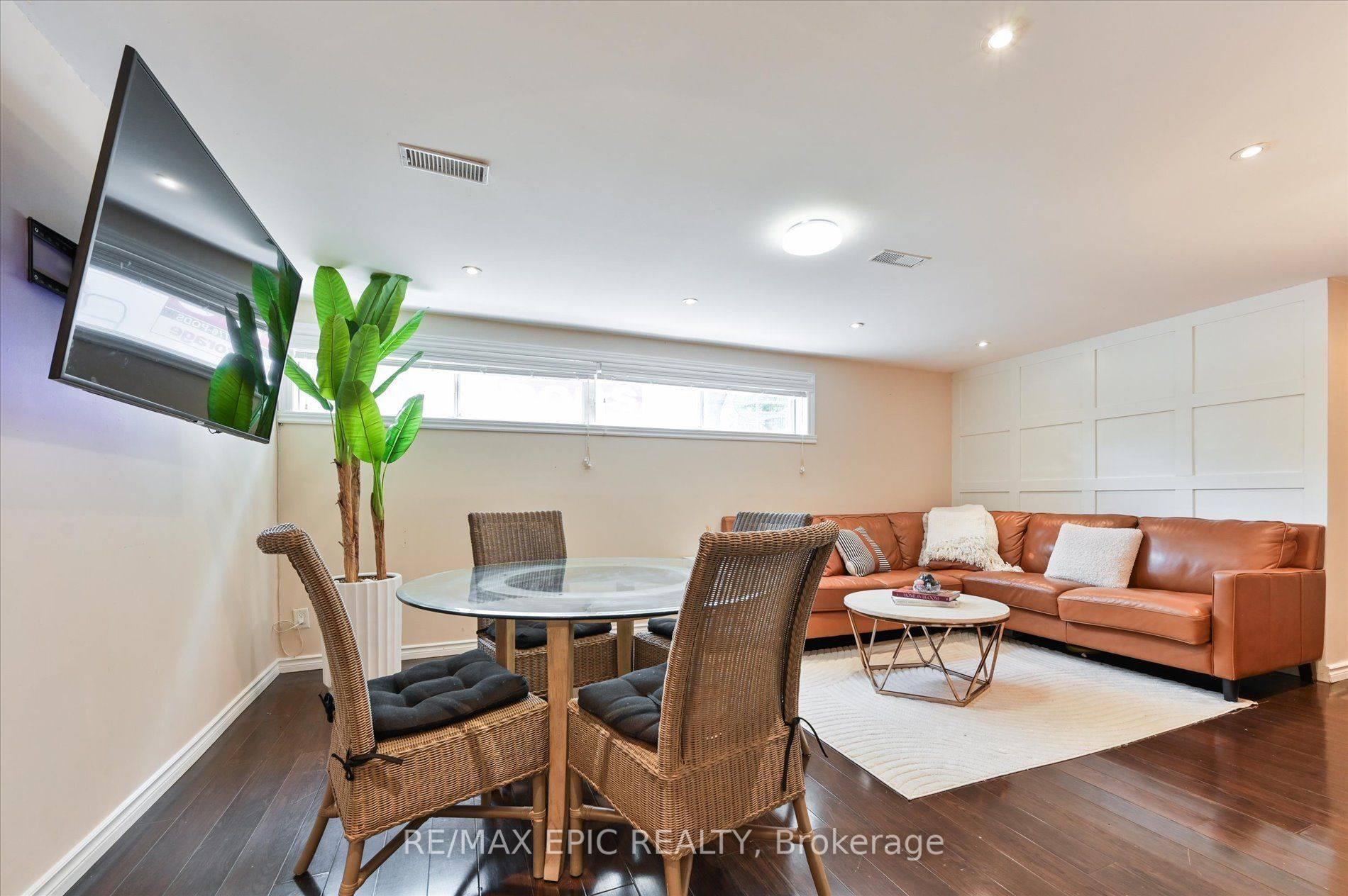 Mississauga, ON L5J 2B6,2683 TRUSCOTT DR #LOWER