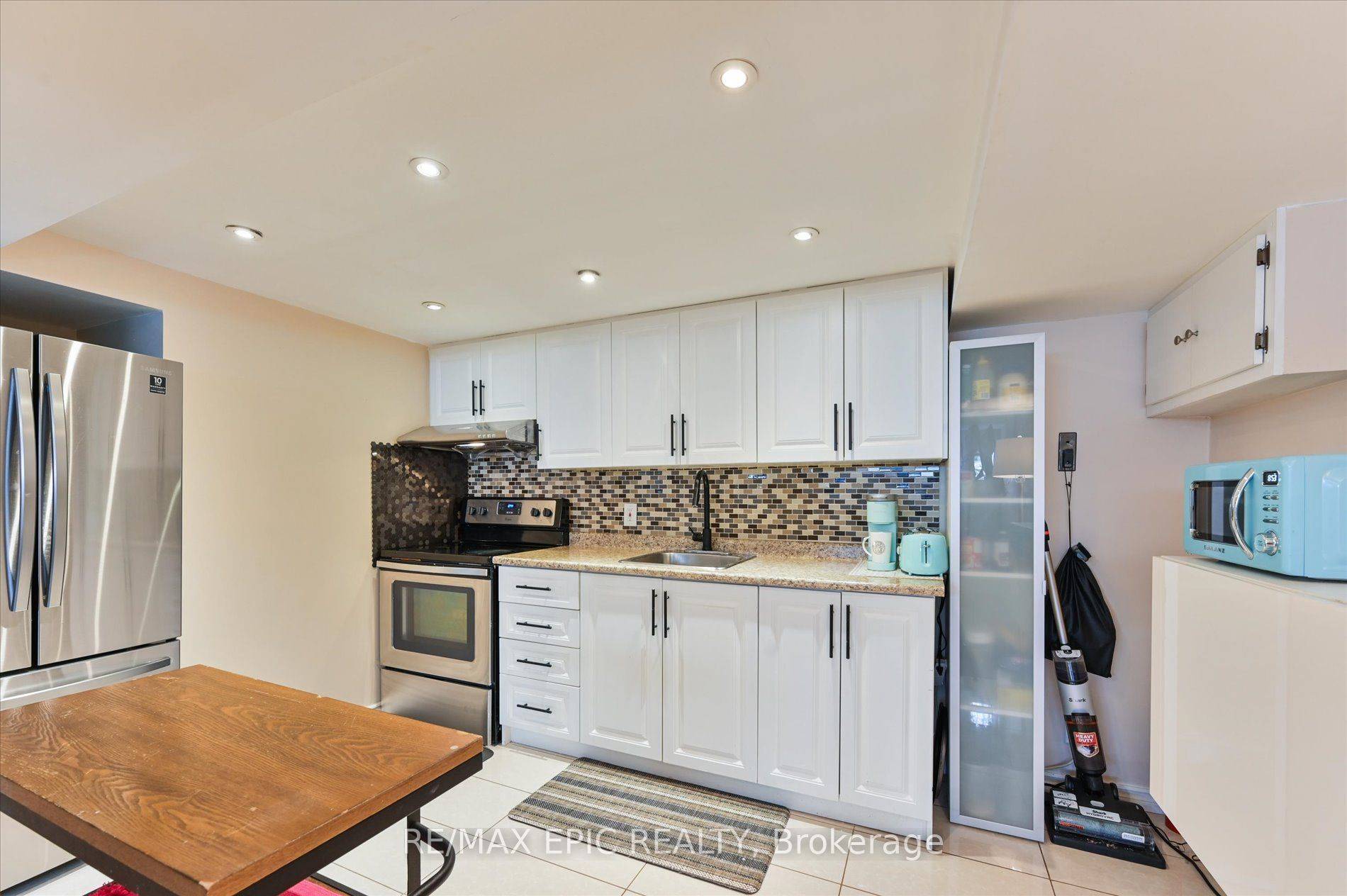 Mississauga, ON L5J 2B6,2683 TRUSCOTT DR #LOWER