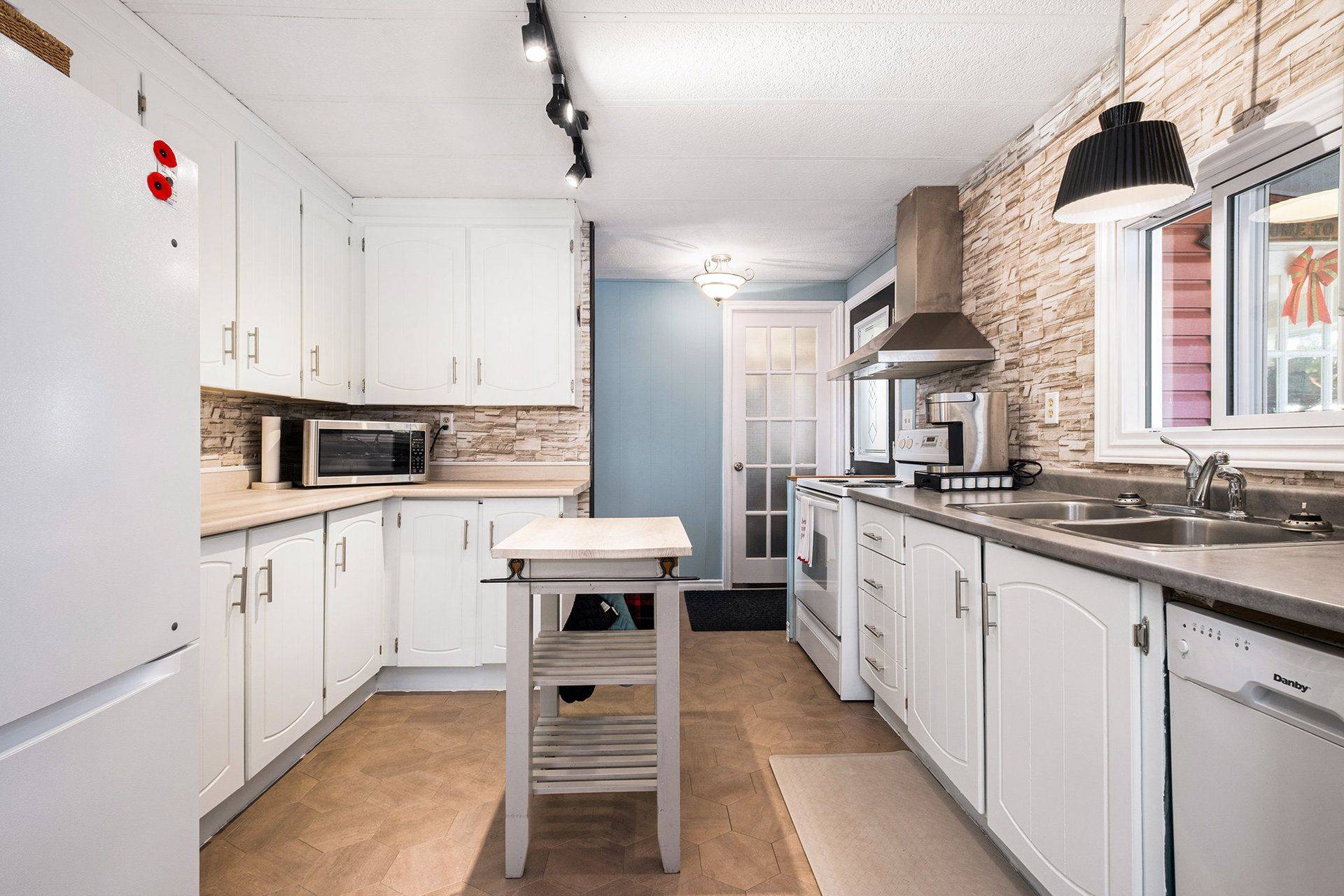 Merrickville-wolford, ON K0G 1G0,134 Ogilvie LN