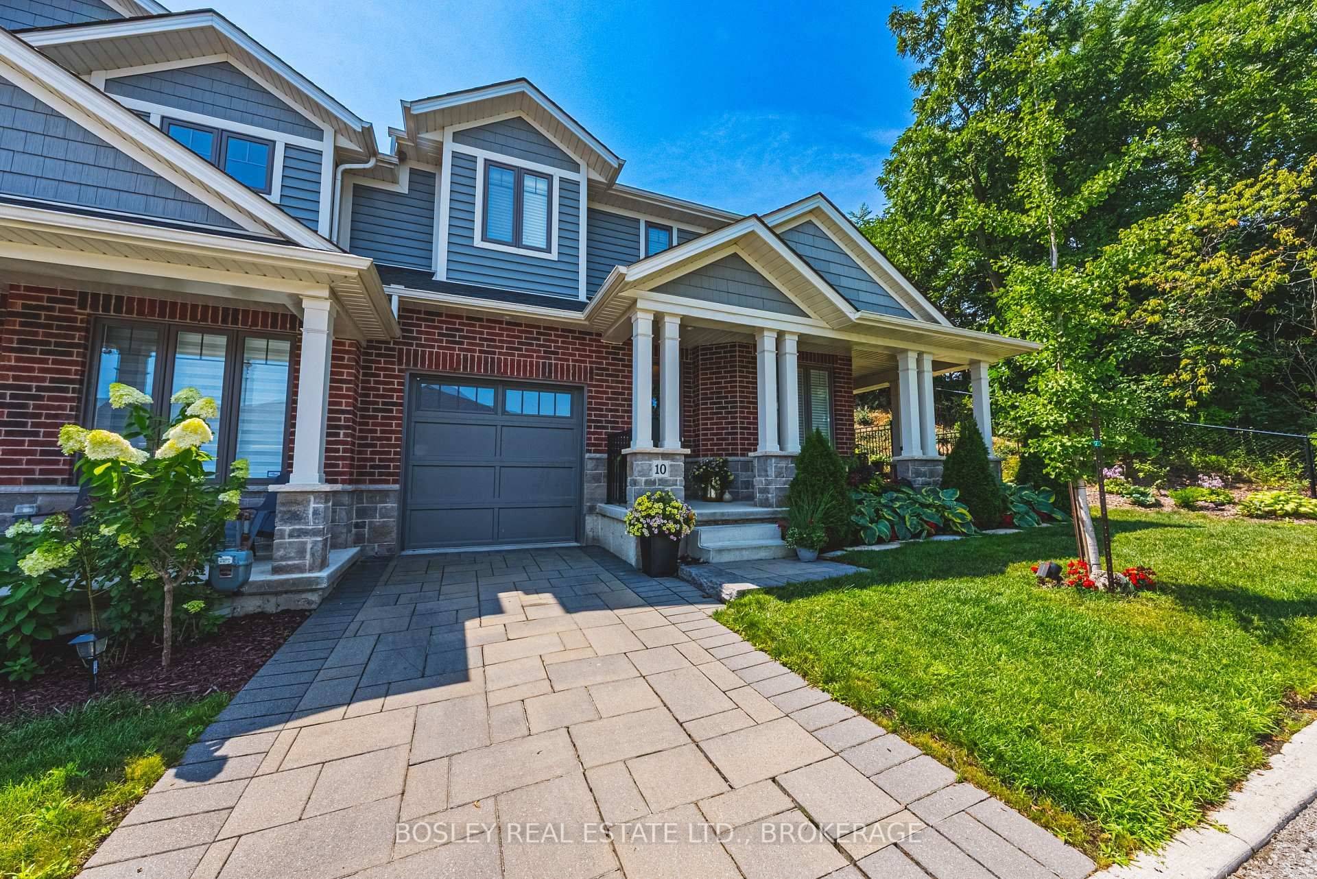 Lincoln, ON L0R 1S0,2848 King ST #10