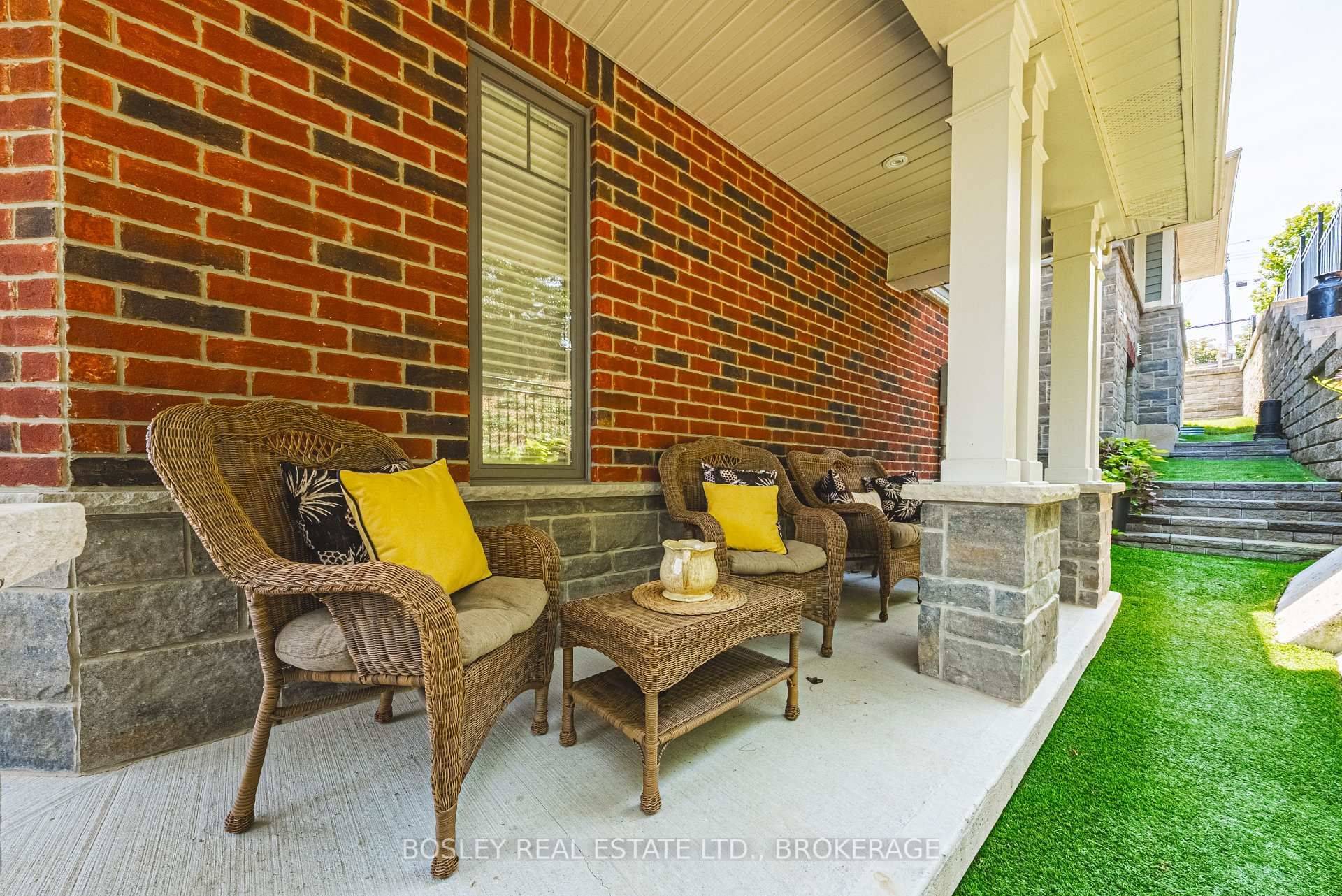 Lincoln, ON L0R 1S0,2848 King ST #10