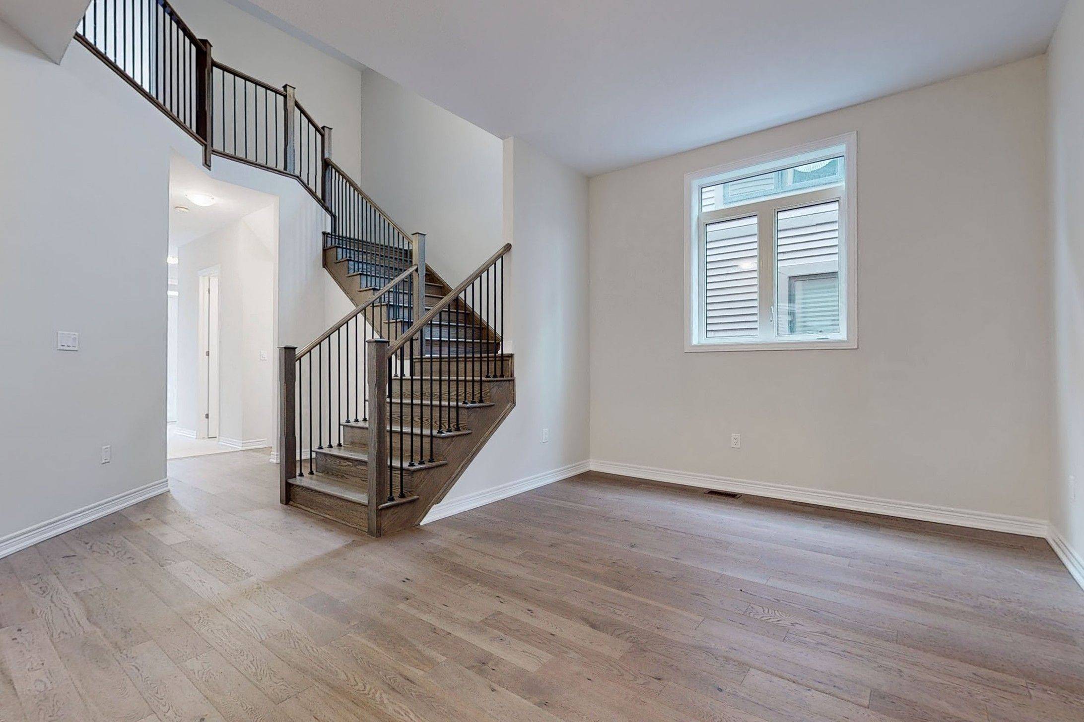 Hamilton, ON L8E 0K9,91 Starfire CRES