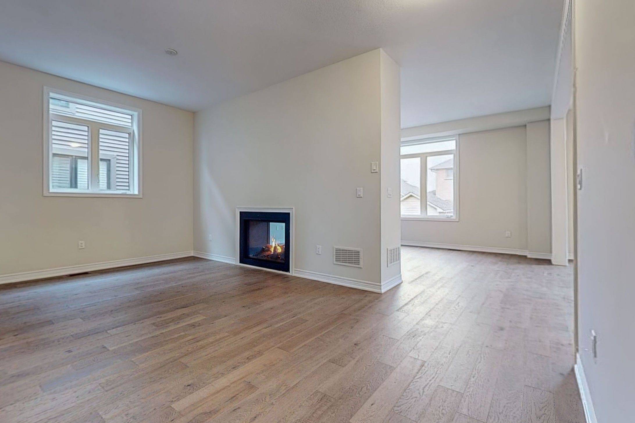 Hamilton, ON L8E 0K9,91 Starfire CRES