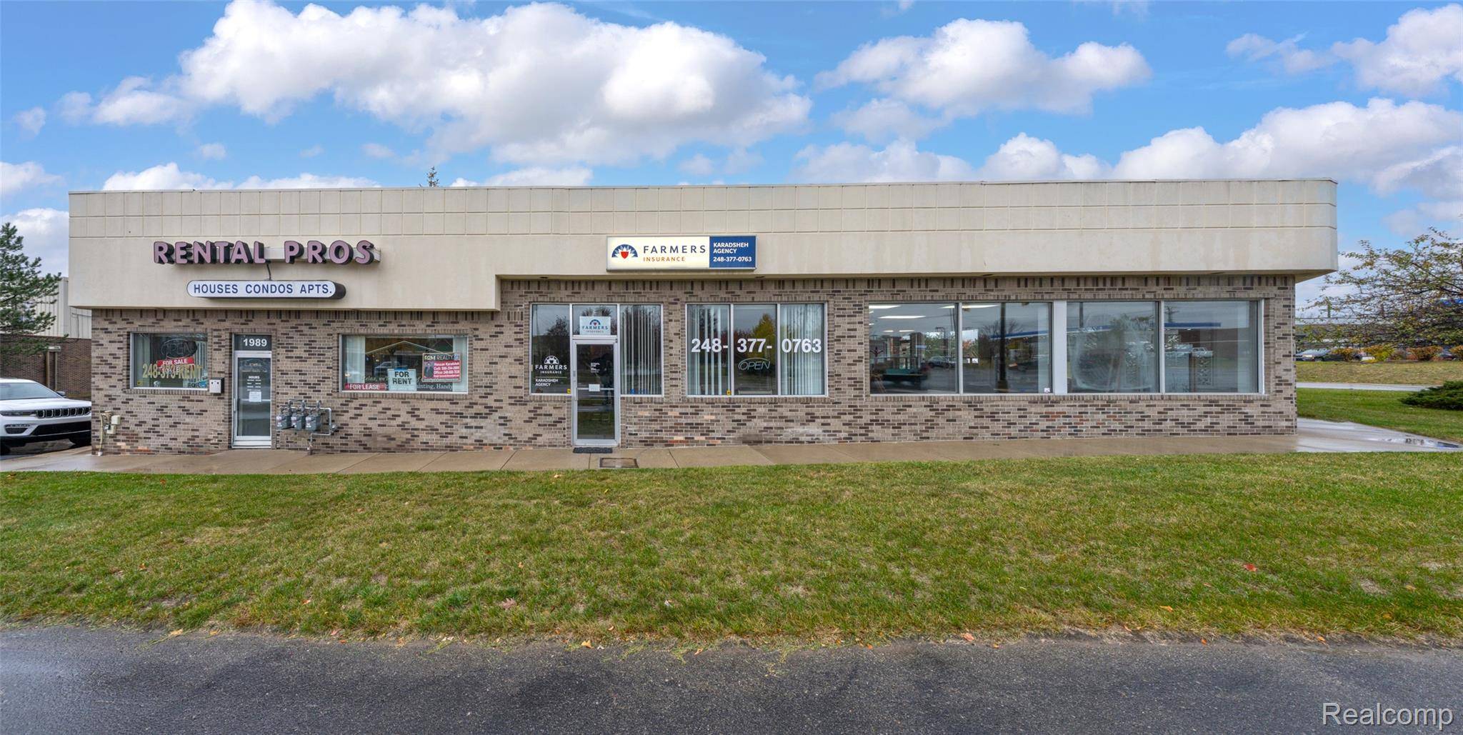 1989 N Opdyke RD #A, Auburn Hills, MI 48326