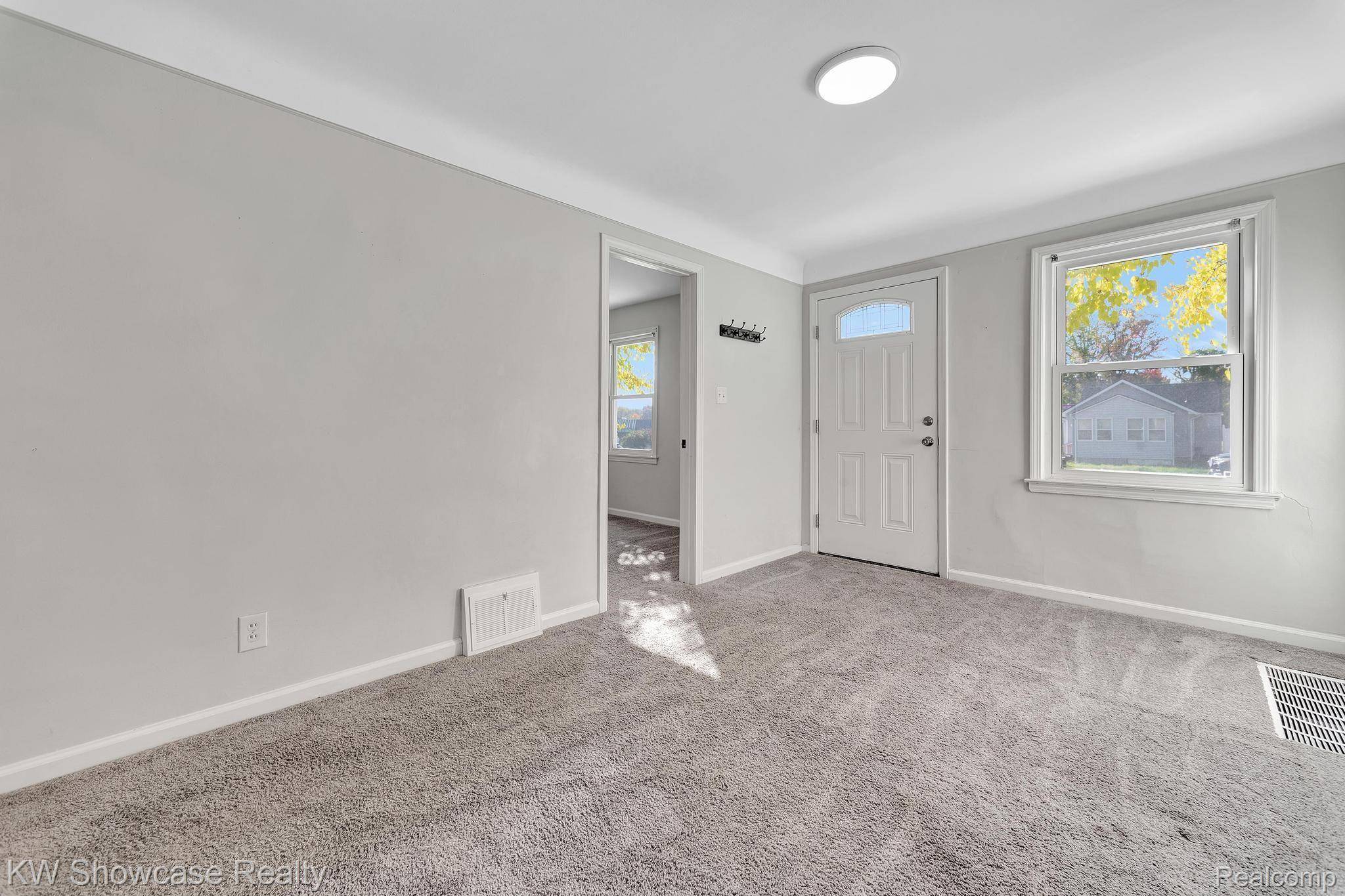 Southfield, MI 48033,20752 INKSTER RD