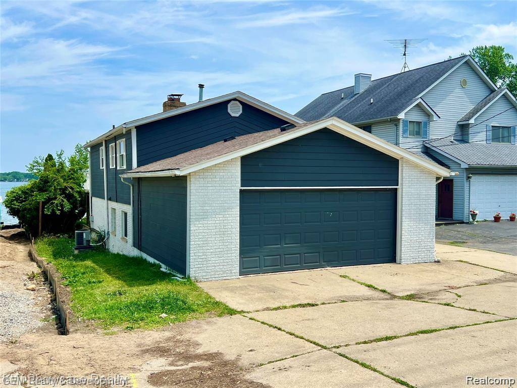 Commerce Twp, MI 48382,1869 Union Lake RD