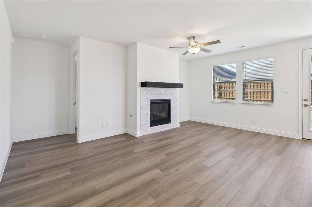 Corinth, TX 76210,2453 Glacier Ridge