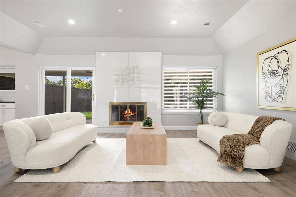 Dallas, TX 75214,6350 Glennox Lane