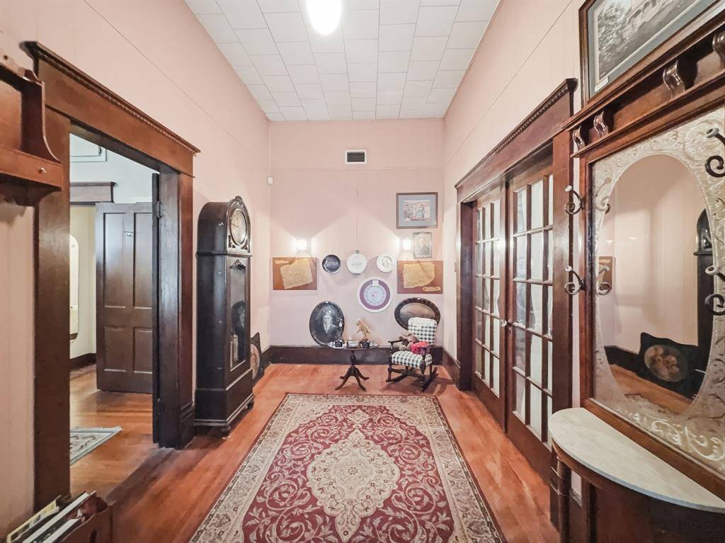 Hamilton, TX 76531,802 E Main Street