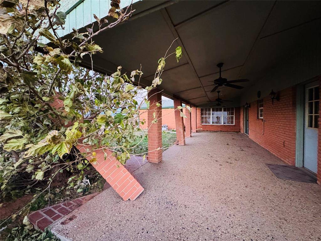 Rotan, TX 79546,1111 E Sammy Baugh Avenue