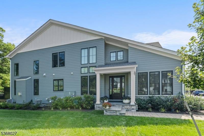 Berkeley Heights Twp., NJ 07922,28 Peacock Ln #28