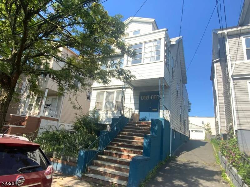 Newark City, NJ 07112,167 Goodwin Ave