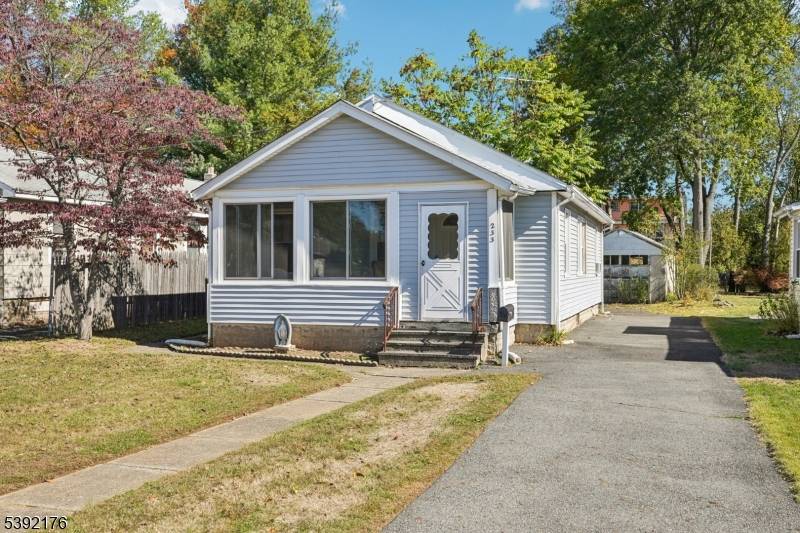 Pompton Lakes Boro, NJ 07442,233 Romain Ave