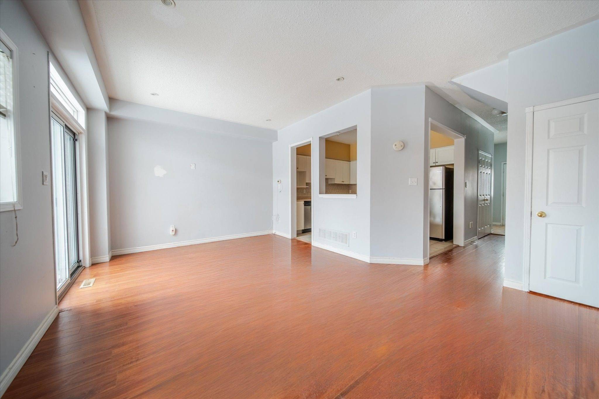 Pickering, ON L1V 7C8,1983 Treetop WAY