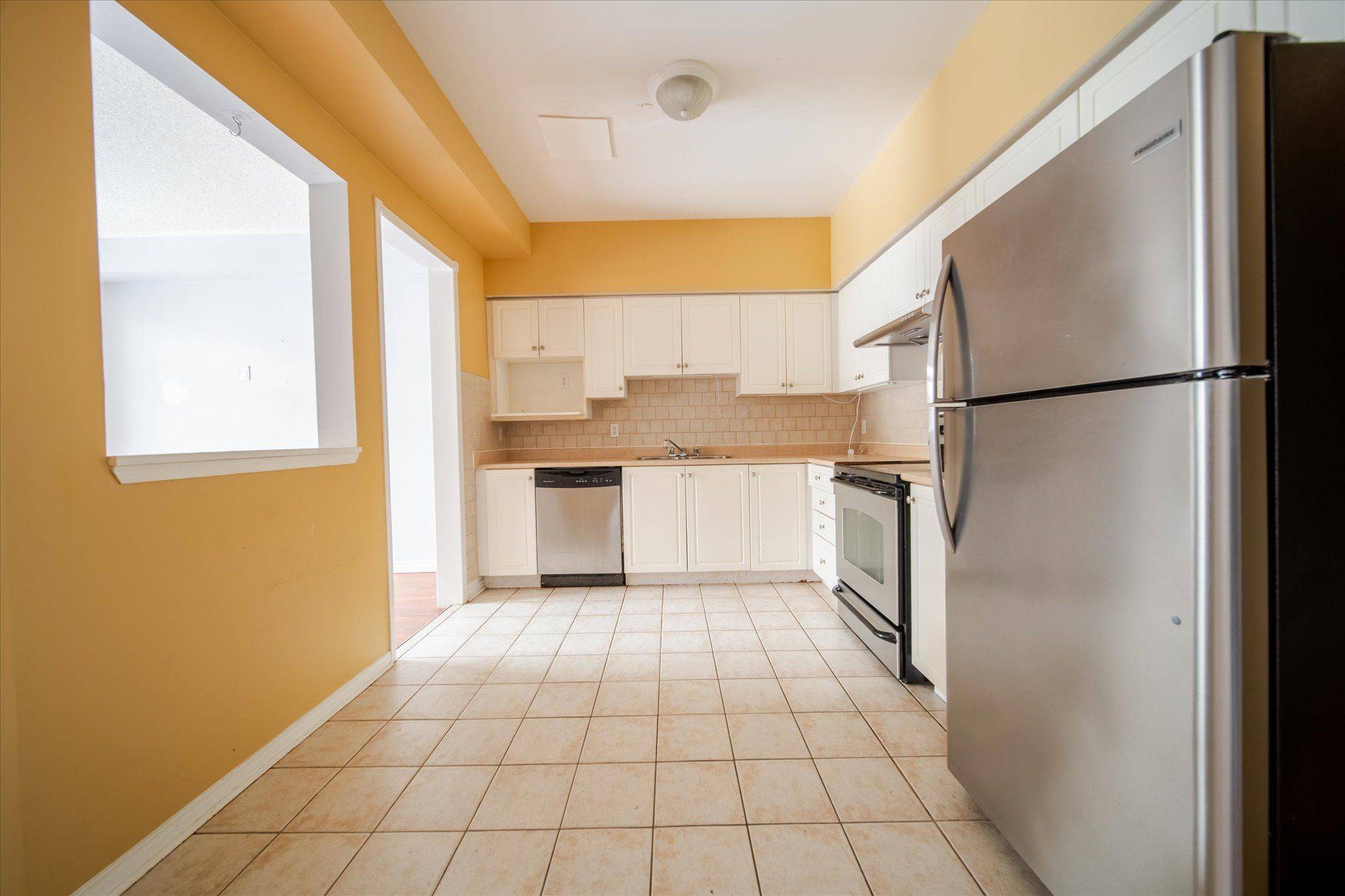 Pickering, ON L1V 7C8,1983 Treetop WAY